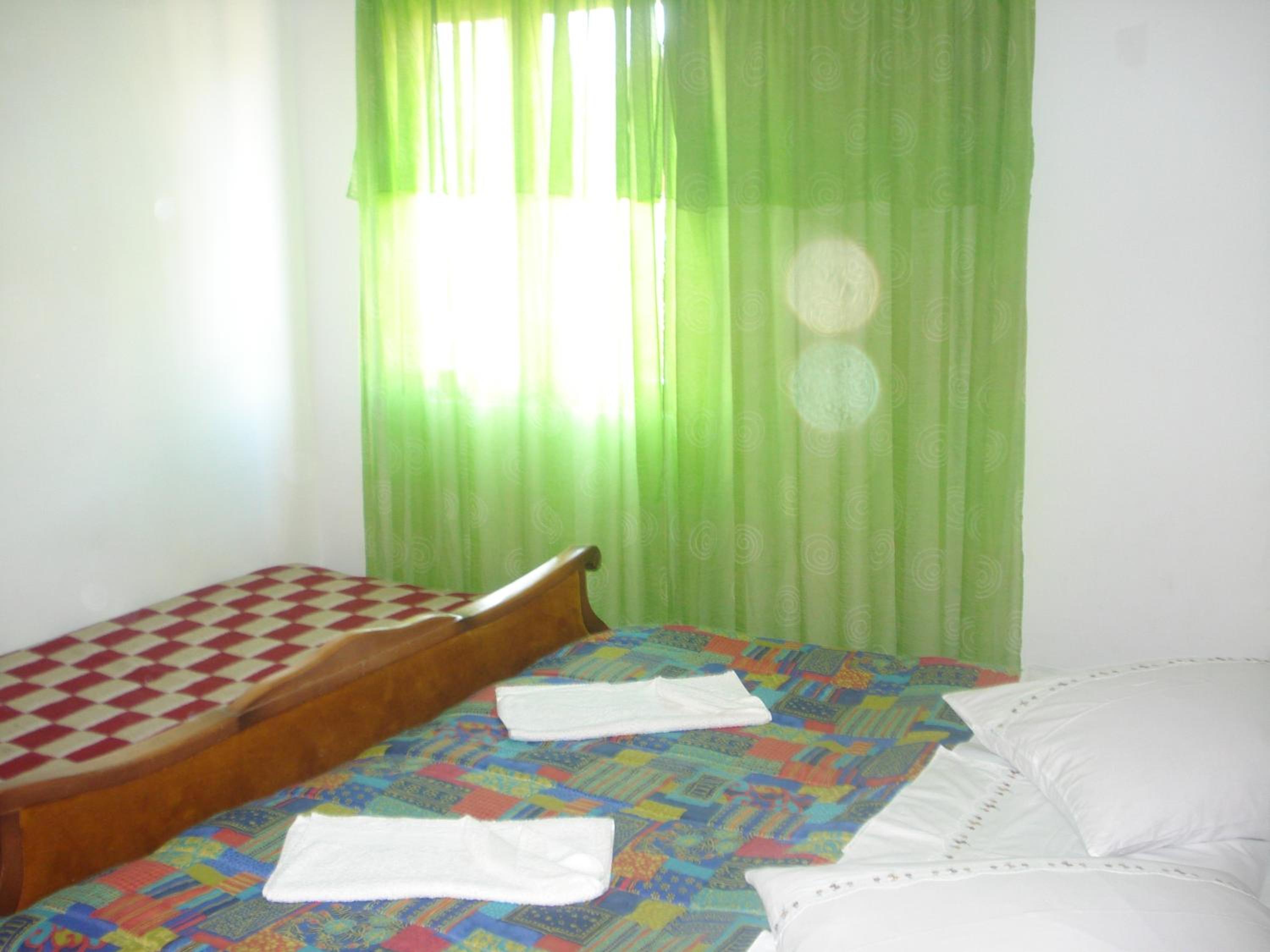 Studio (3 Adults) - Photo 10