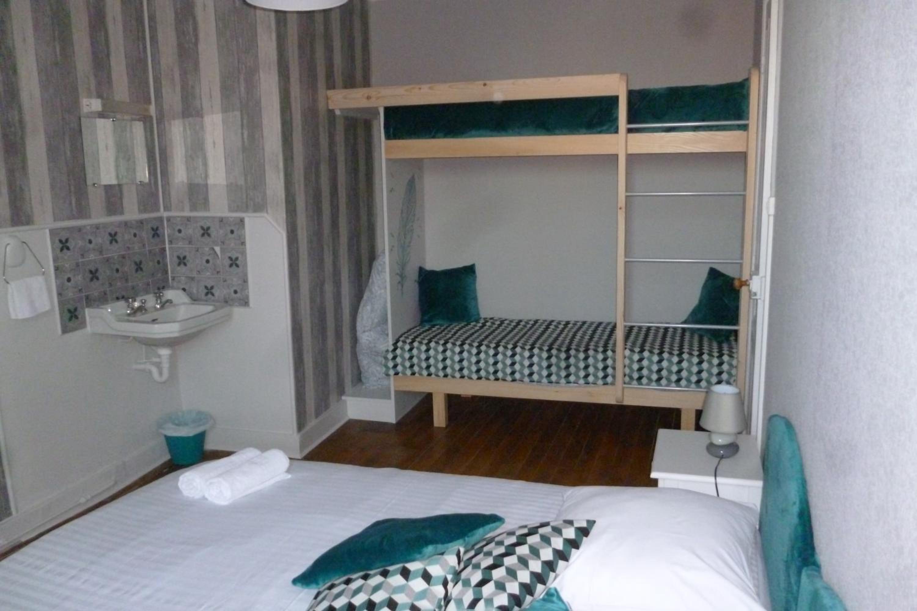 Standard Double Room with Shared Bathroom photo 2