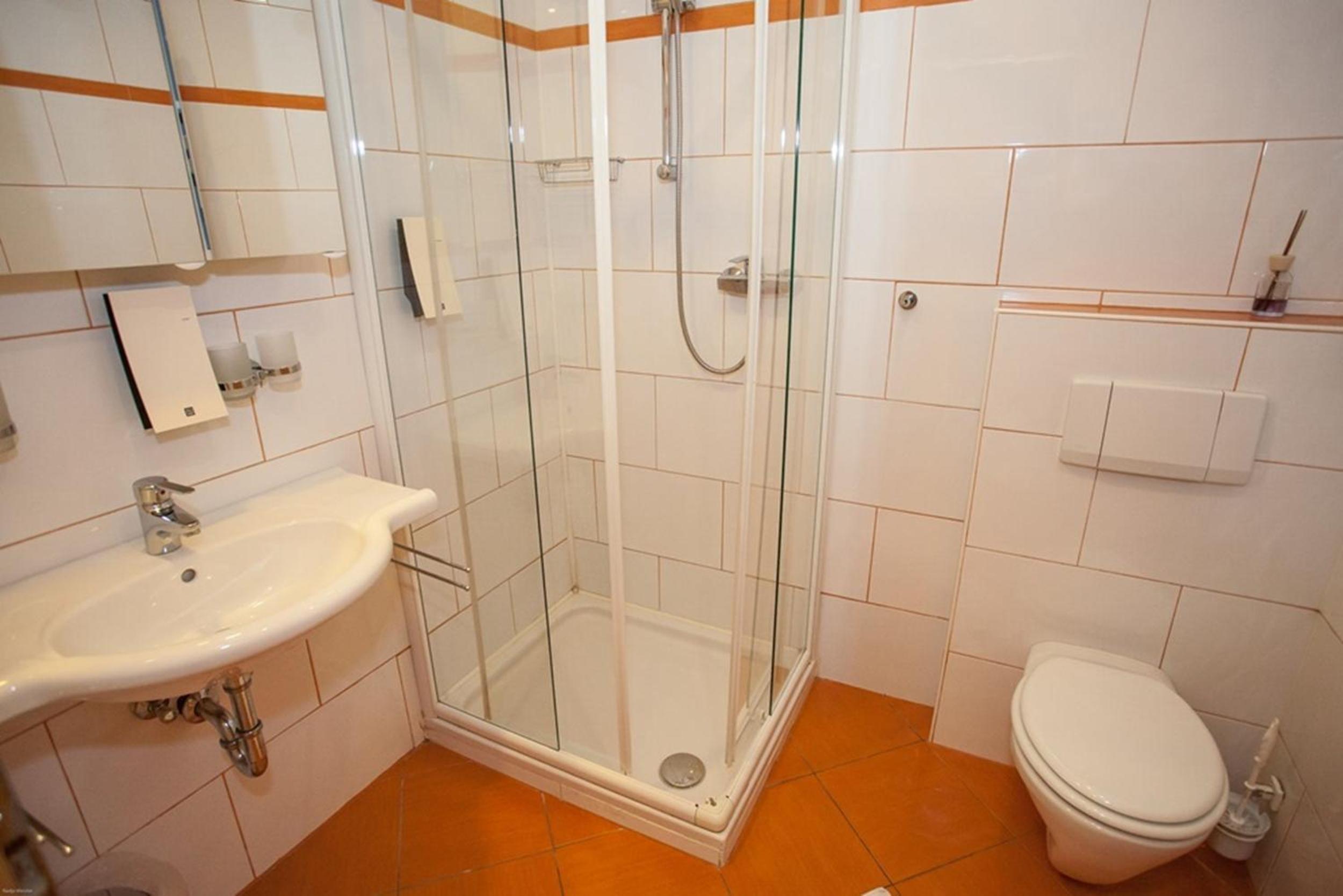 Double Room with Private Bathroom photo 3