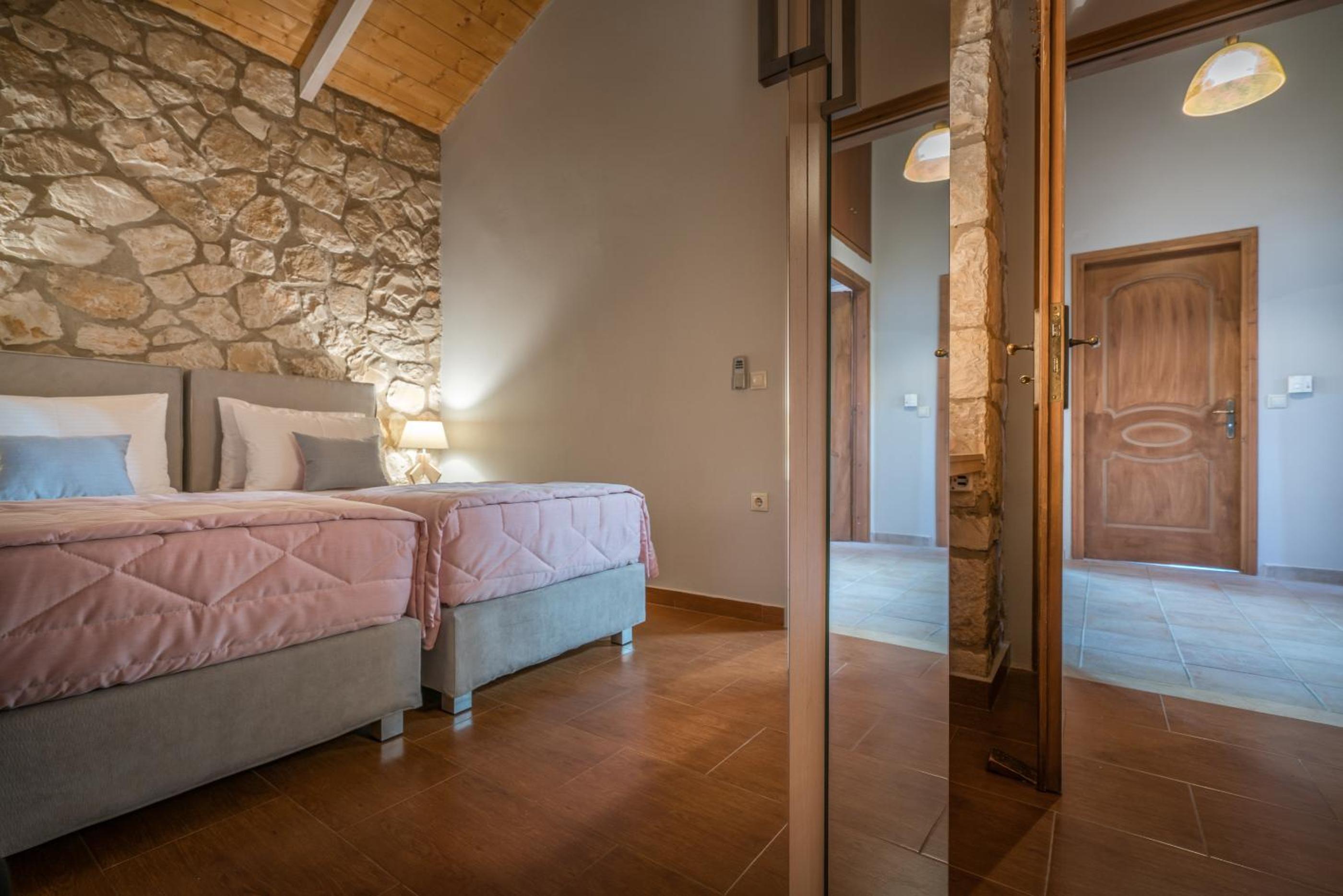 Four-Bedroom Villa photo 1