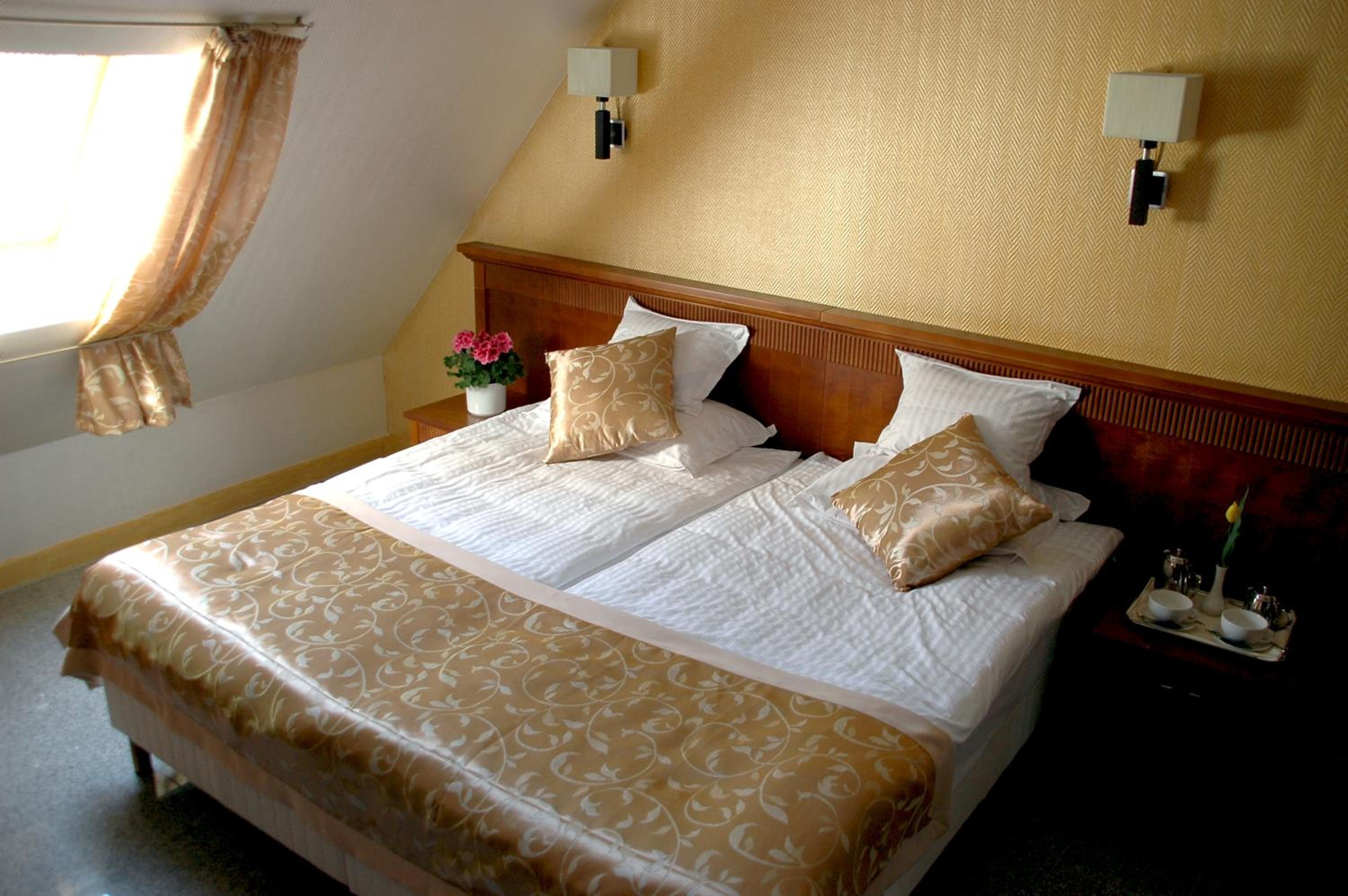 Double or Twin Room - Photo 2