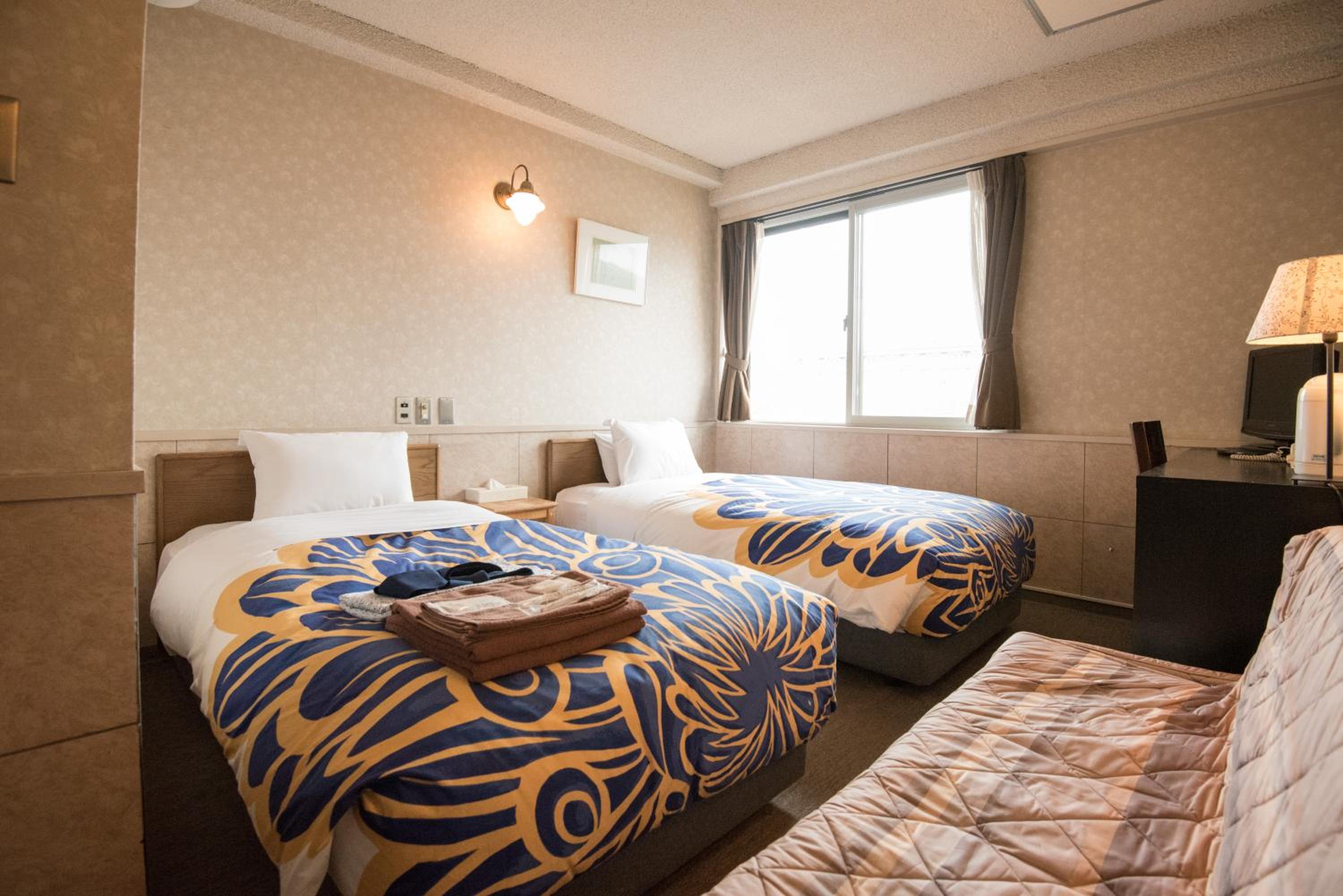 Standard Twin Room - Non-Smoking
