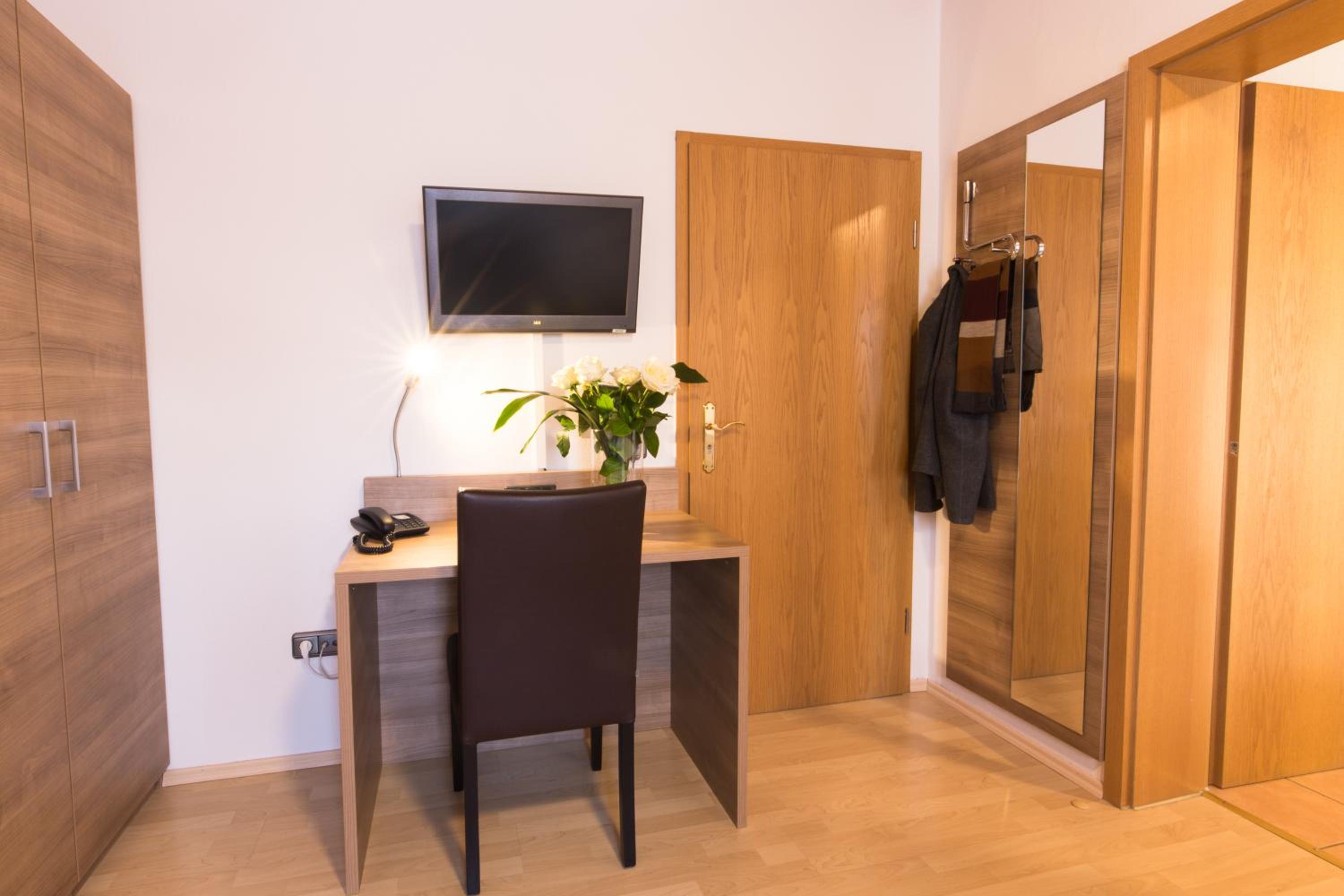 Single Room photo 2
