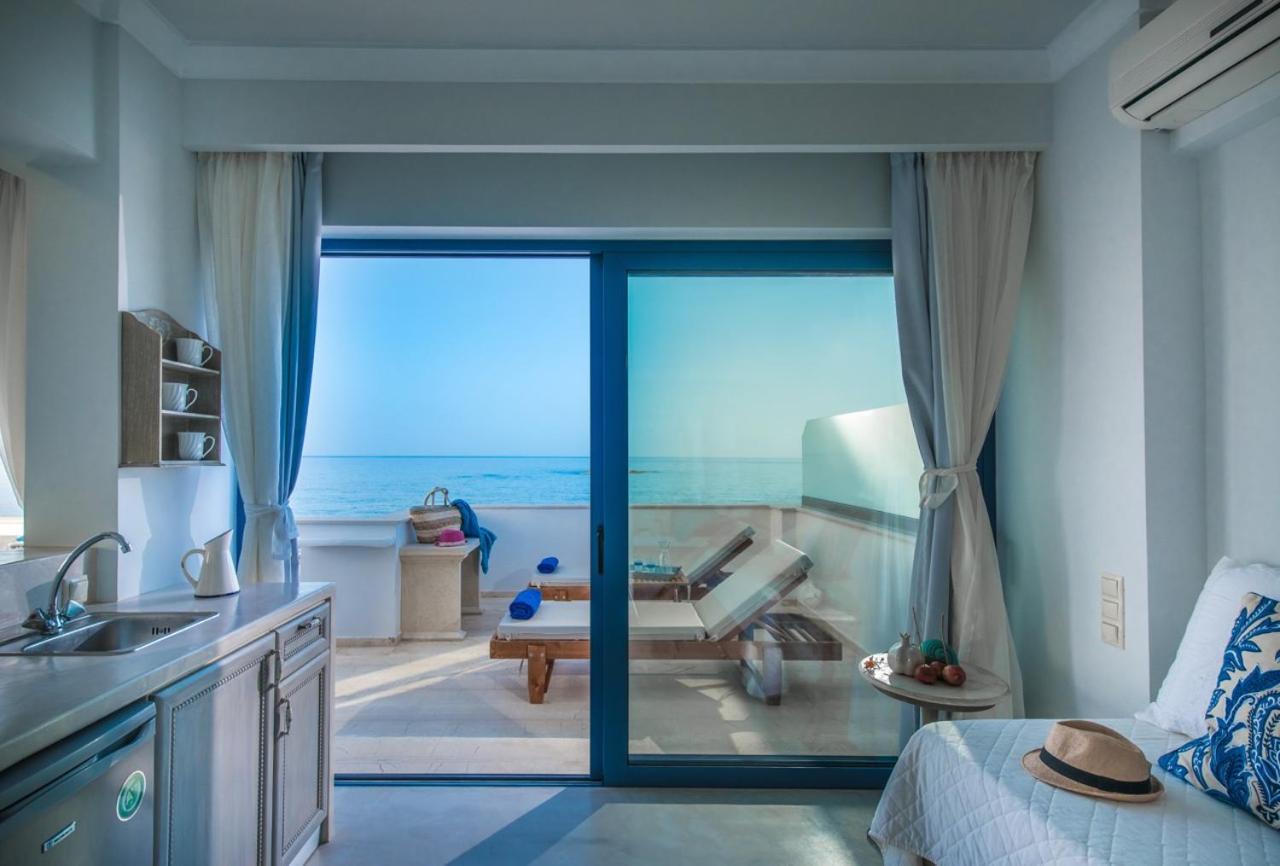 Deluxe Studio with Sea View - Photo 9