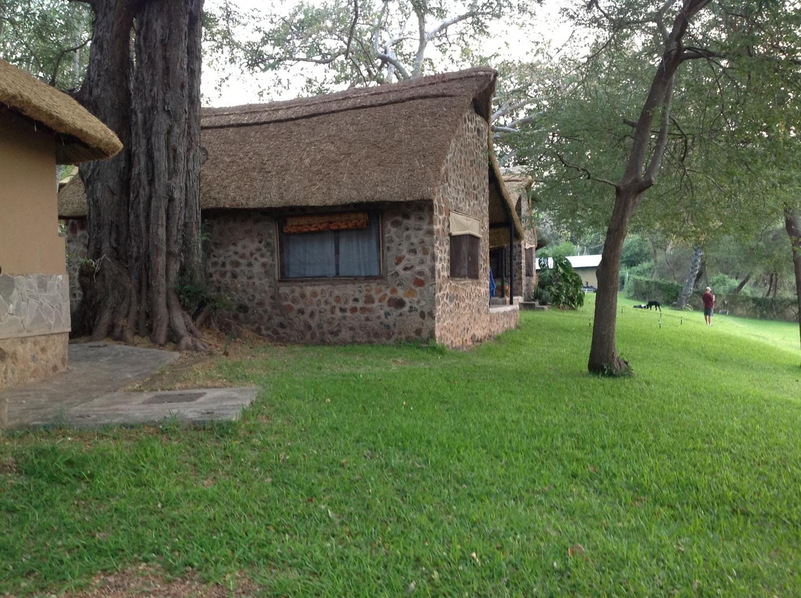 Deluxe Double or Twin Room with River View photo 2