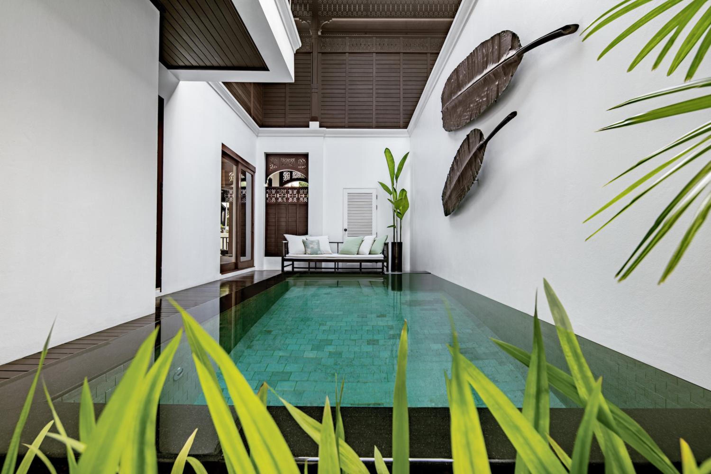 Louis Leonowens Pool Suite - Photo 5