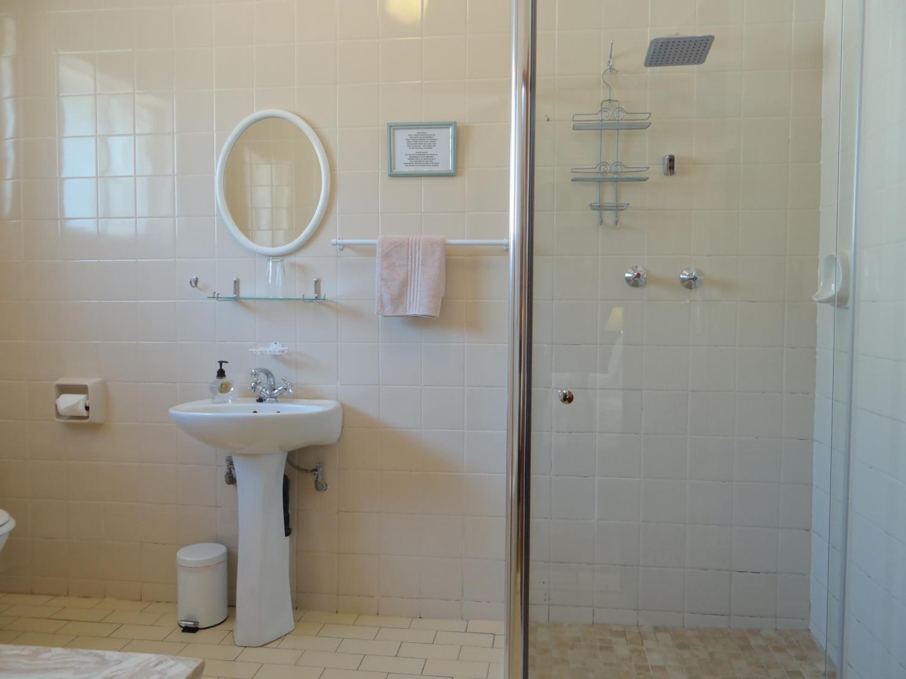 Budget Double Room photo 2