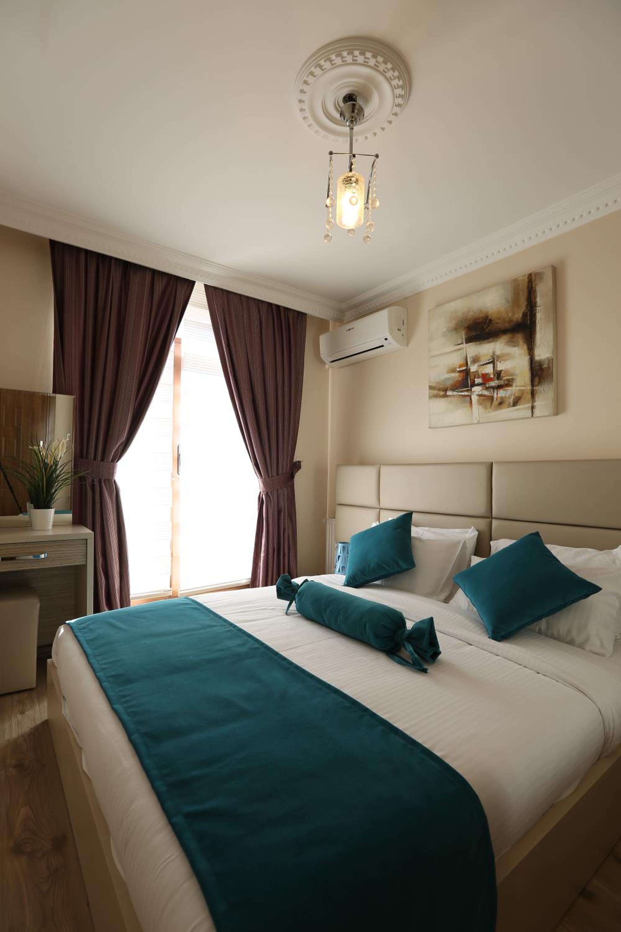 Suite with Balcony photo 1