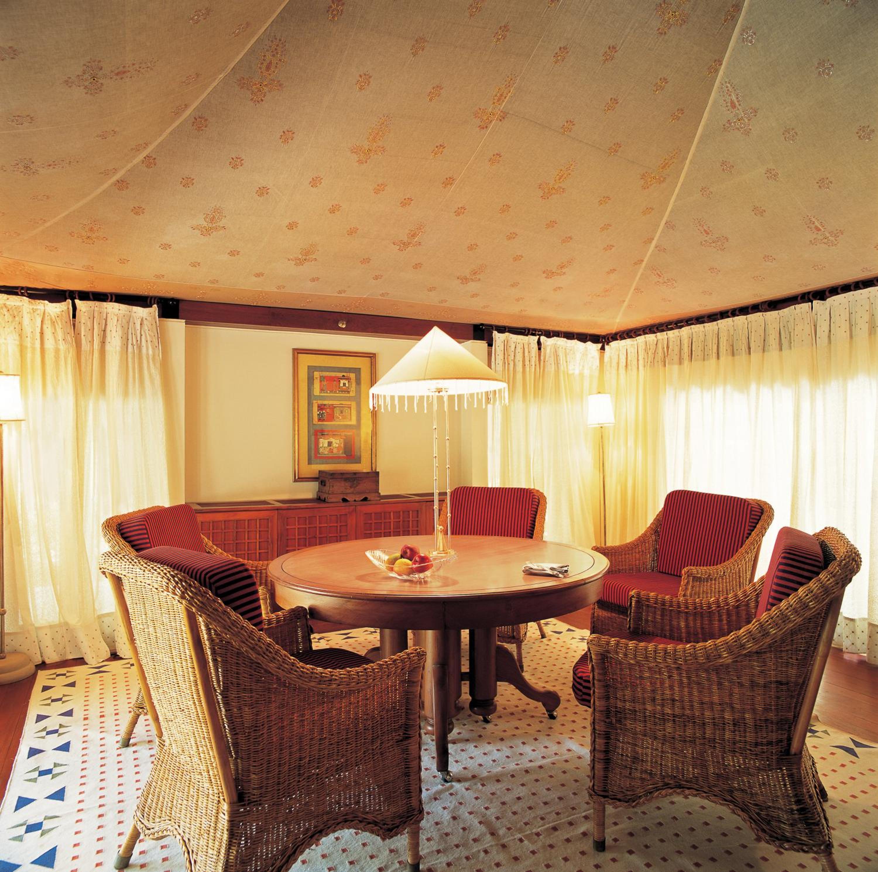Royal Tent With Private Patio, Garden And Two Way Airport Transfers