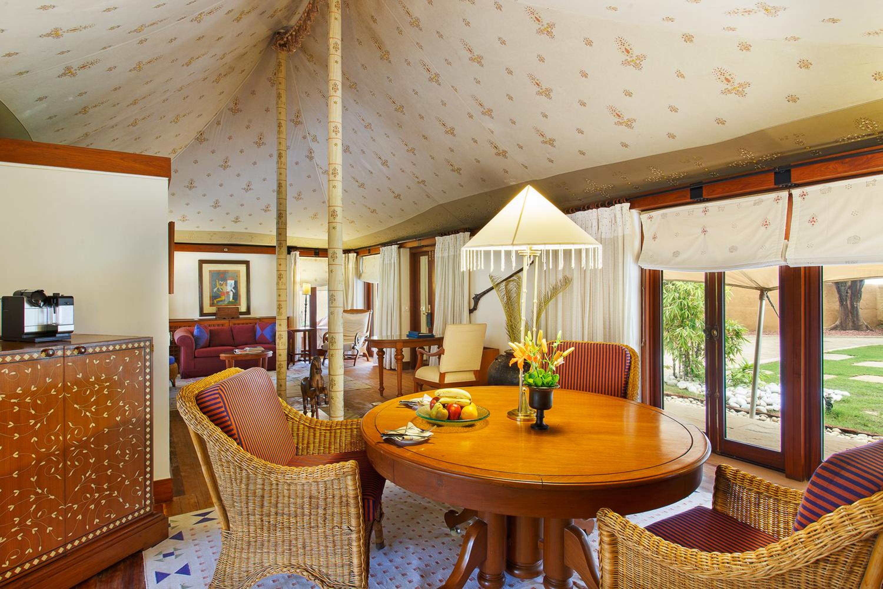Royal Tent With Private Patio, Garden And Two Way Airport Transfers