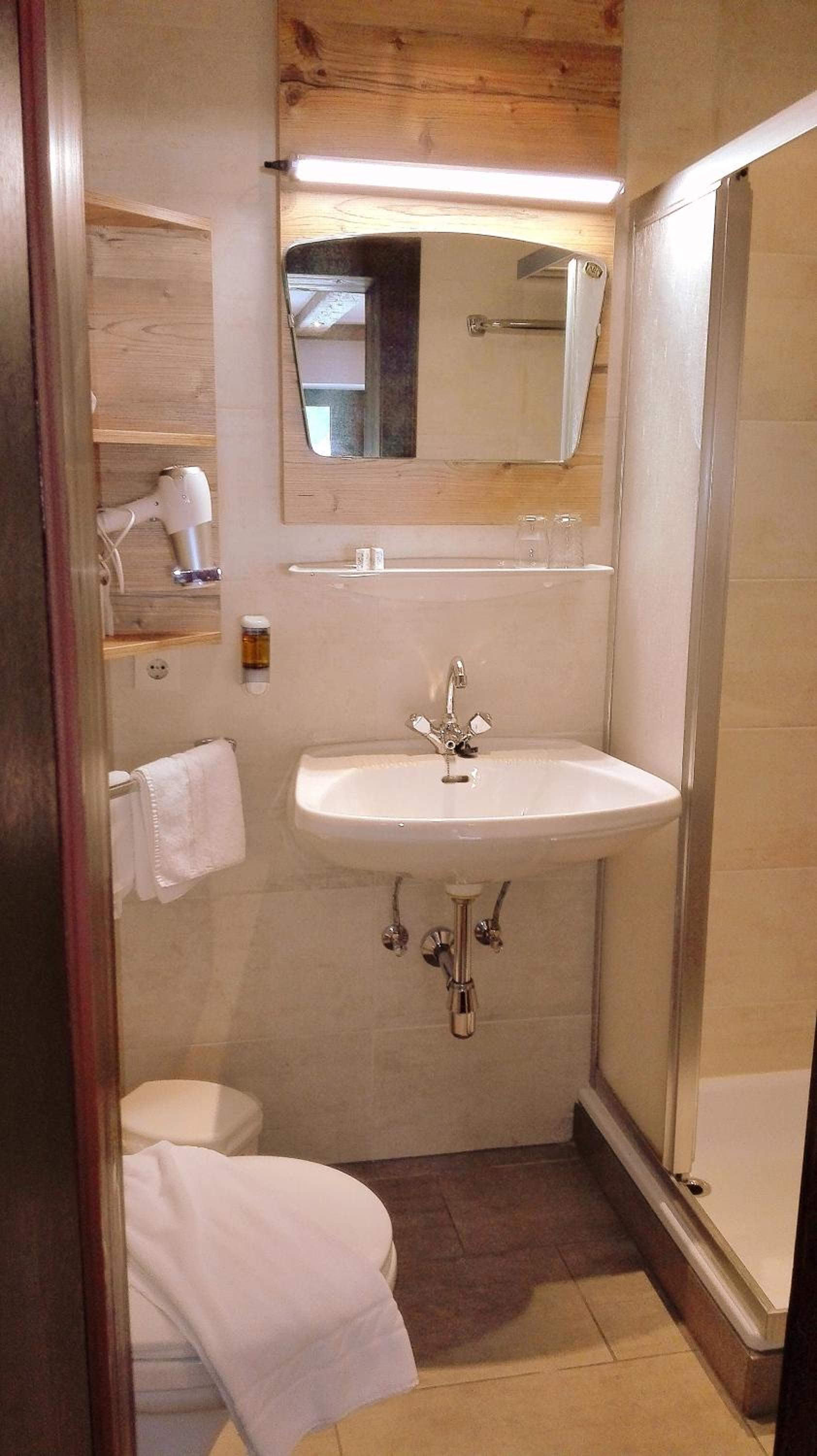 Double Room - Photo 9