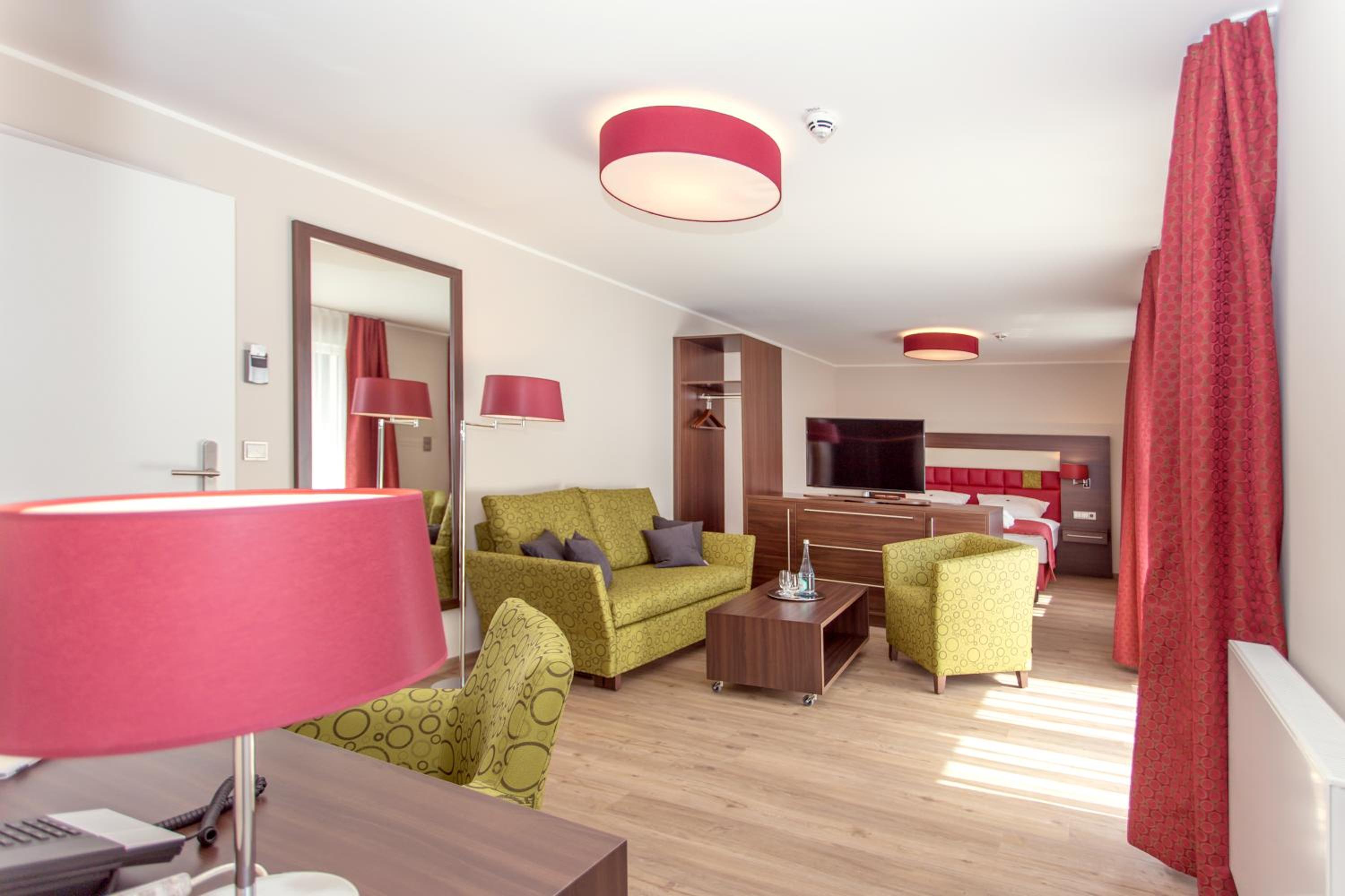 Deluxe Suite - Photo 11