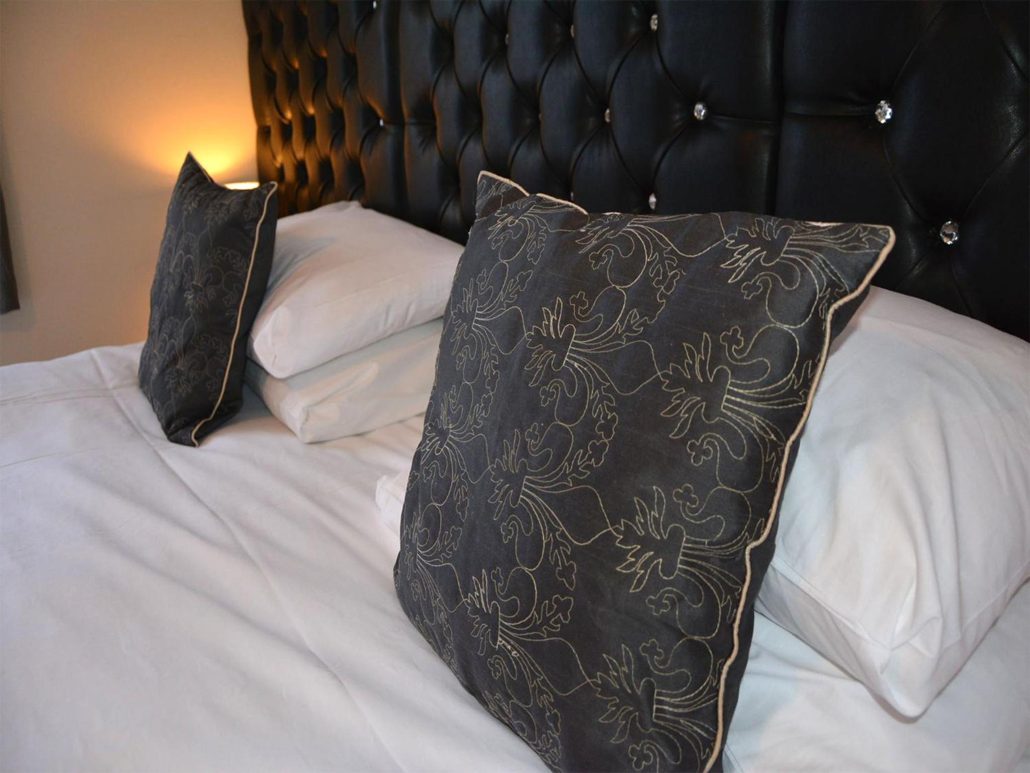 En-suite Double or Single Room - Photo 6