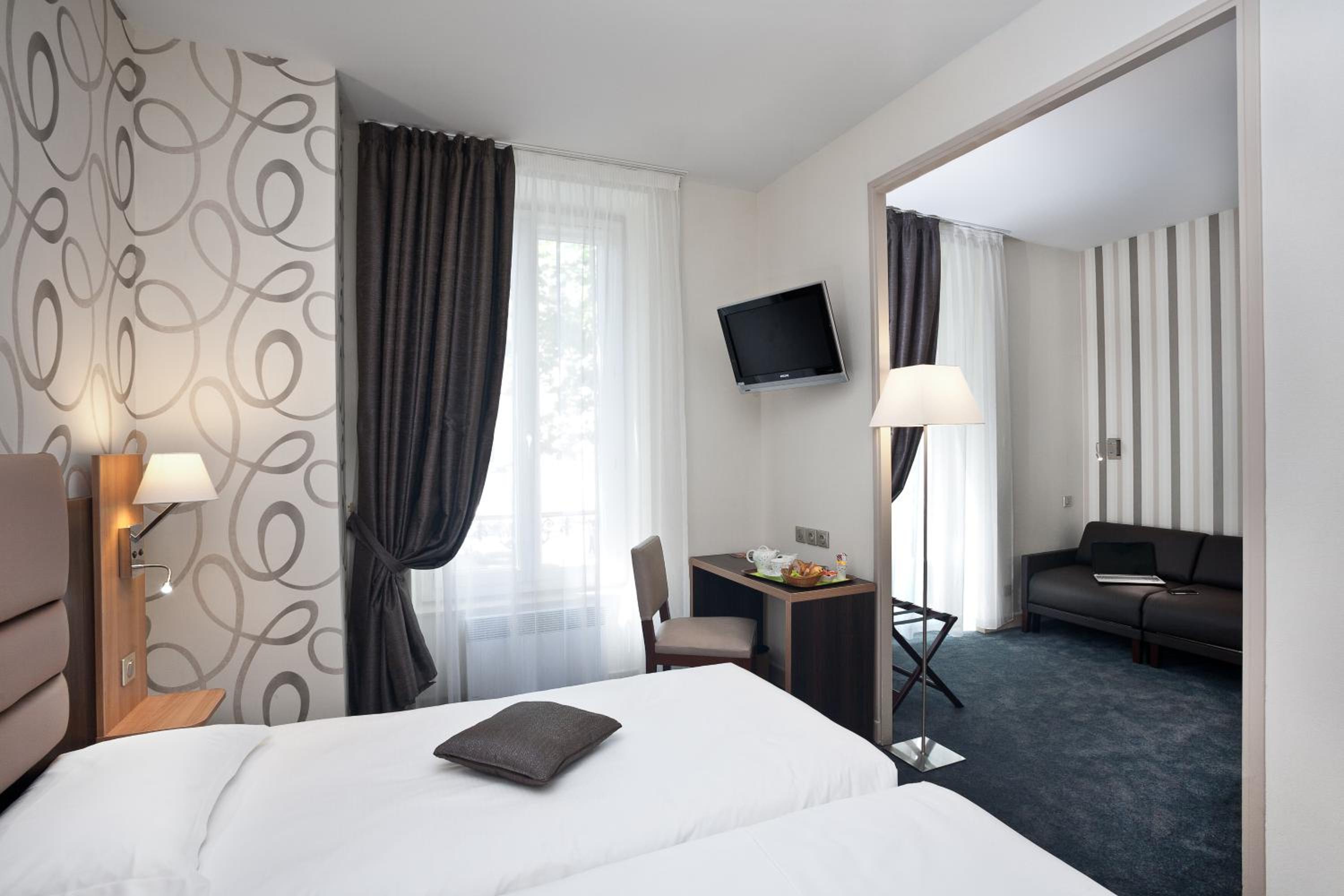 Superior Comfort Double Room 1 bed 180 - Photo 13
