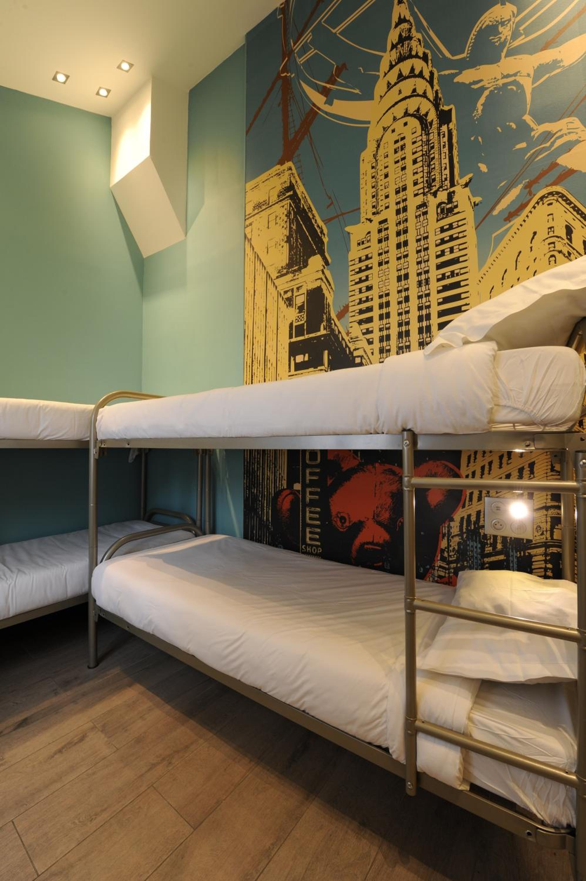 Bed in 4-Bed Mixed Dormitory Room photo 3