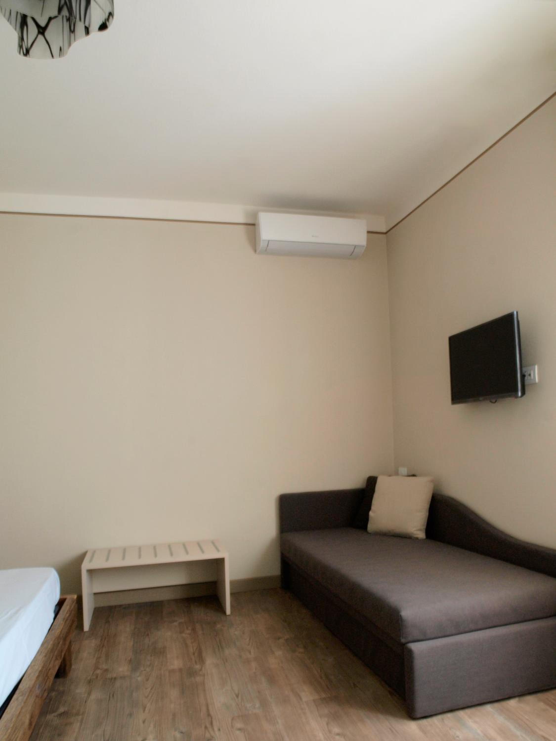 Double Room - Photo 2