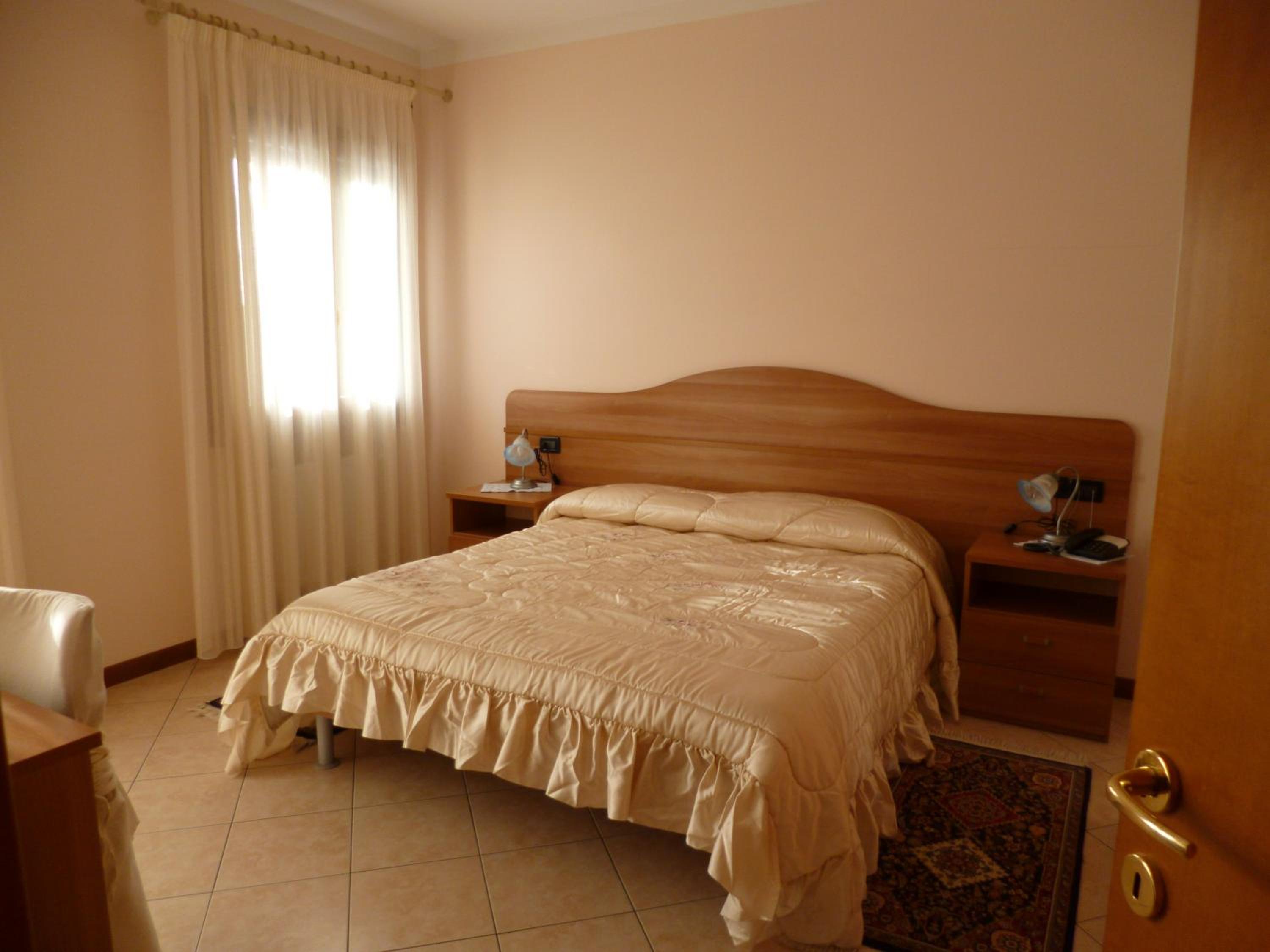 Double or Twin Room photo 1