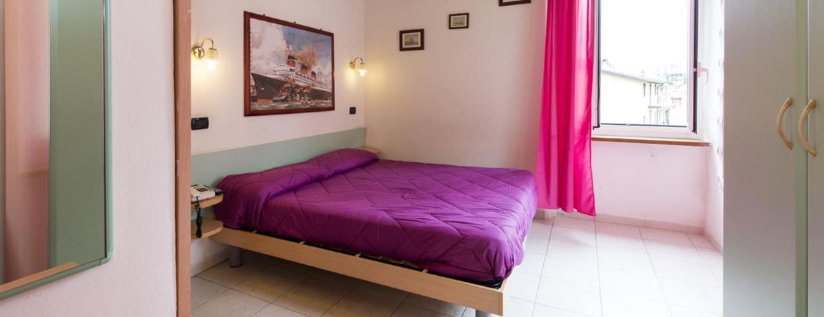Double Room with Extra Bed (3 Adults) - Photo 4