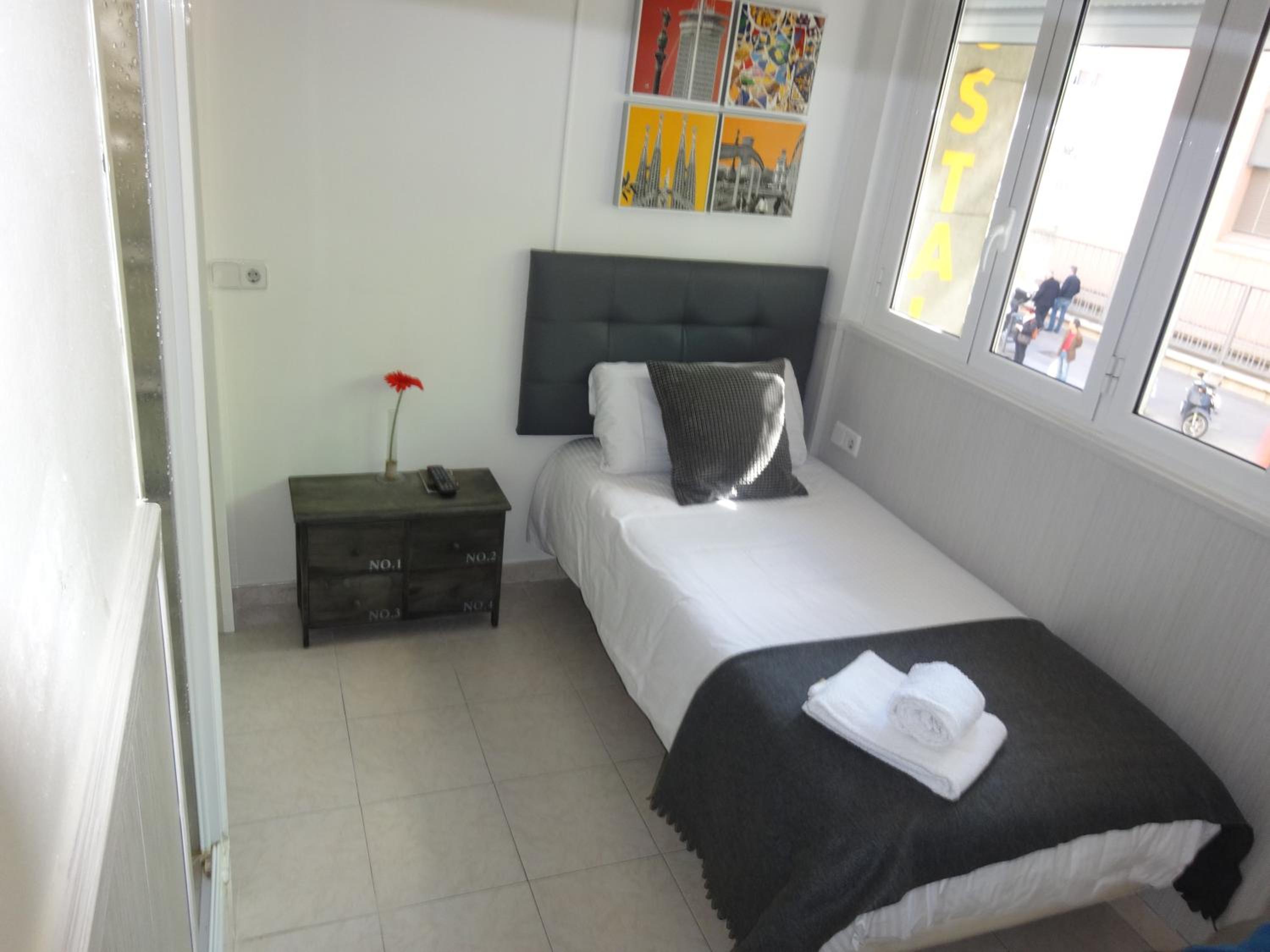 Single Room with Private External Toilet photo 2