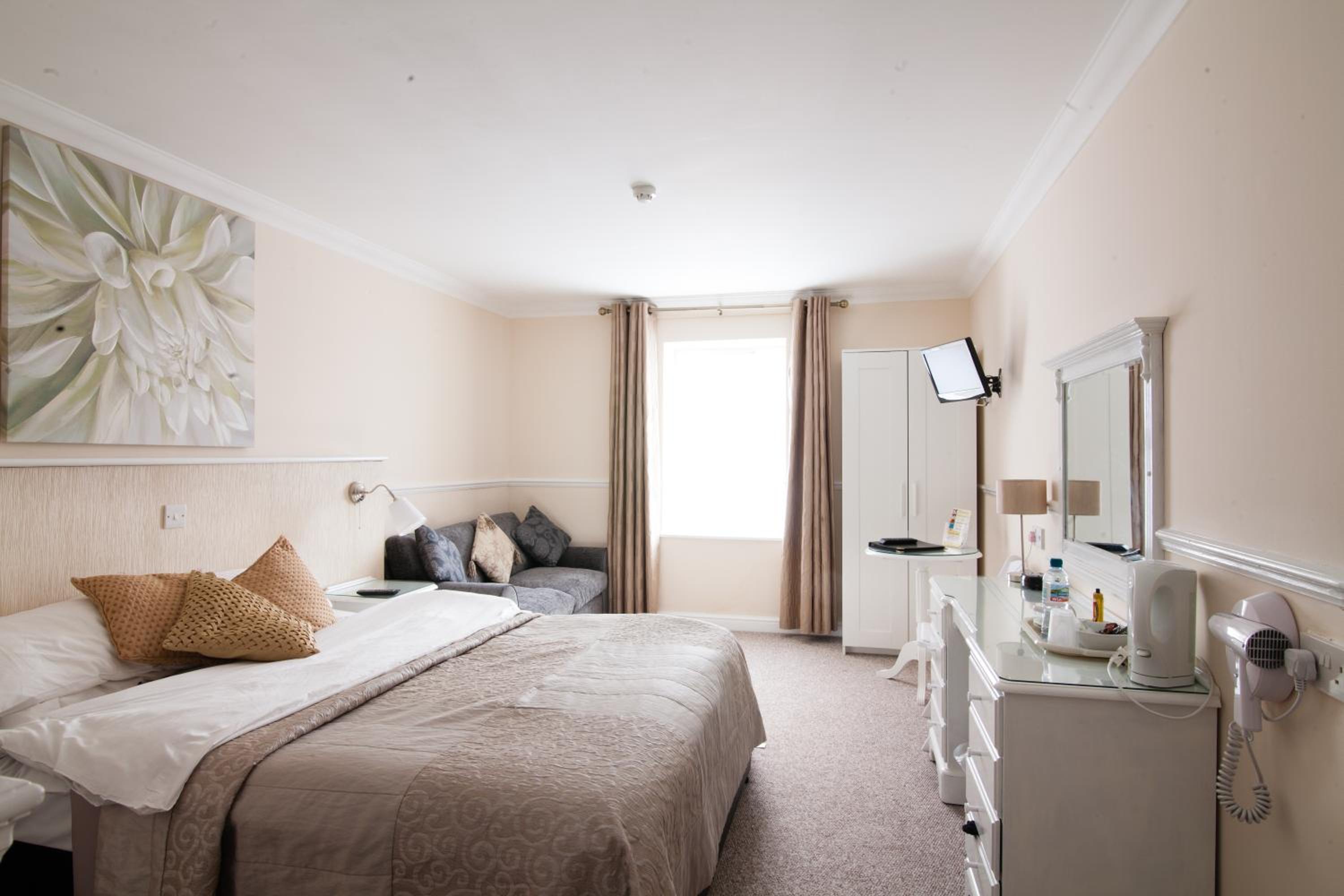 Double Room - Photo 11