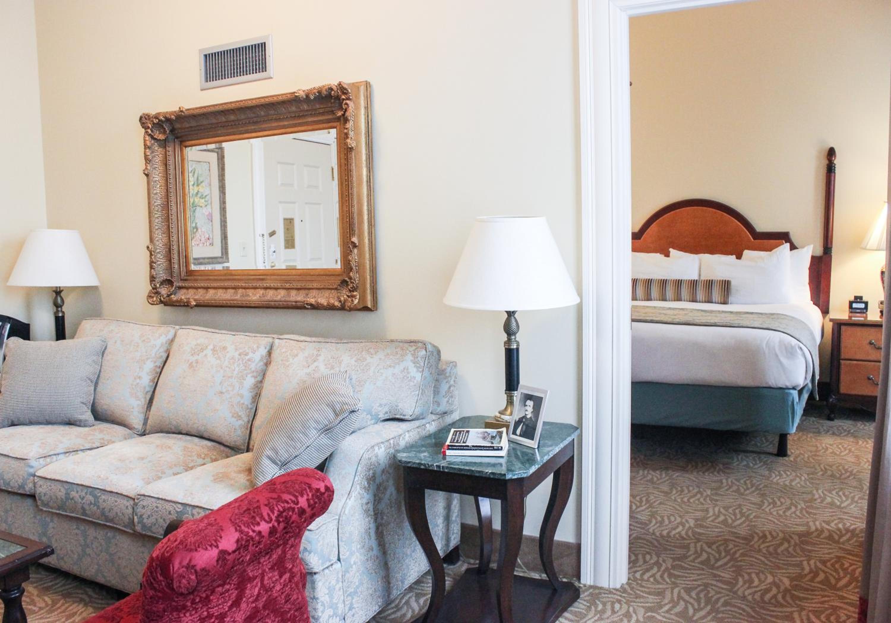 One-Bedroom Junior King Suite - Non-Smoking - Photo 4