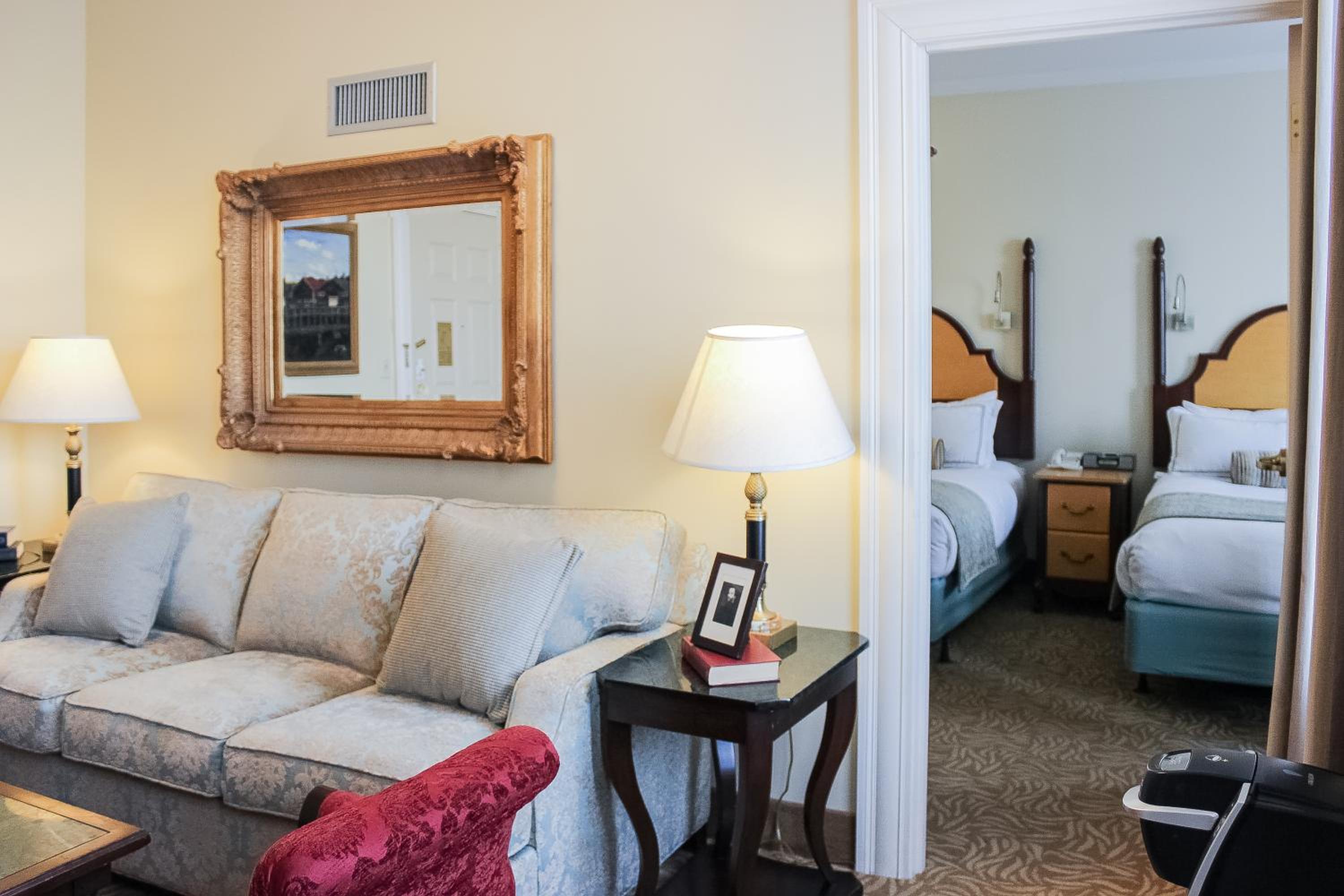 One-Bedroom Junior Suite with Two Queen Beds - Non-Smoking - Photo 3
