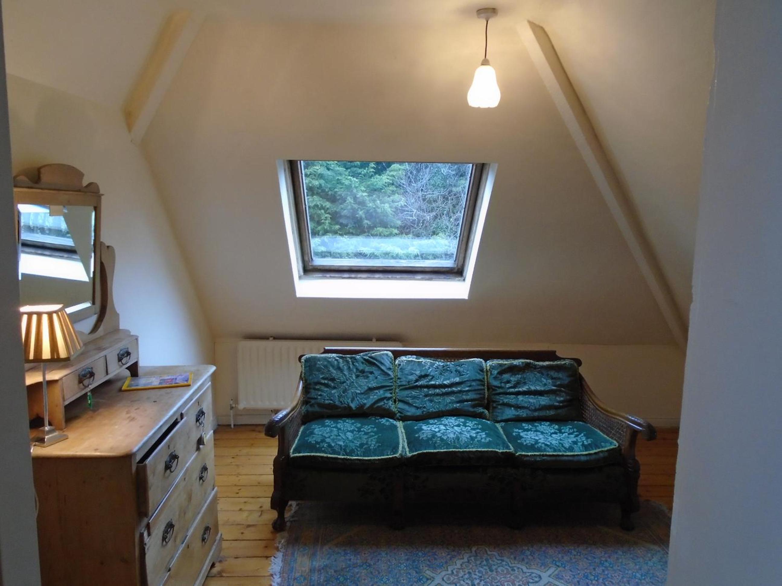 Double Room with Shared Bathroom photo 3