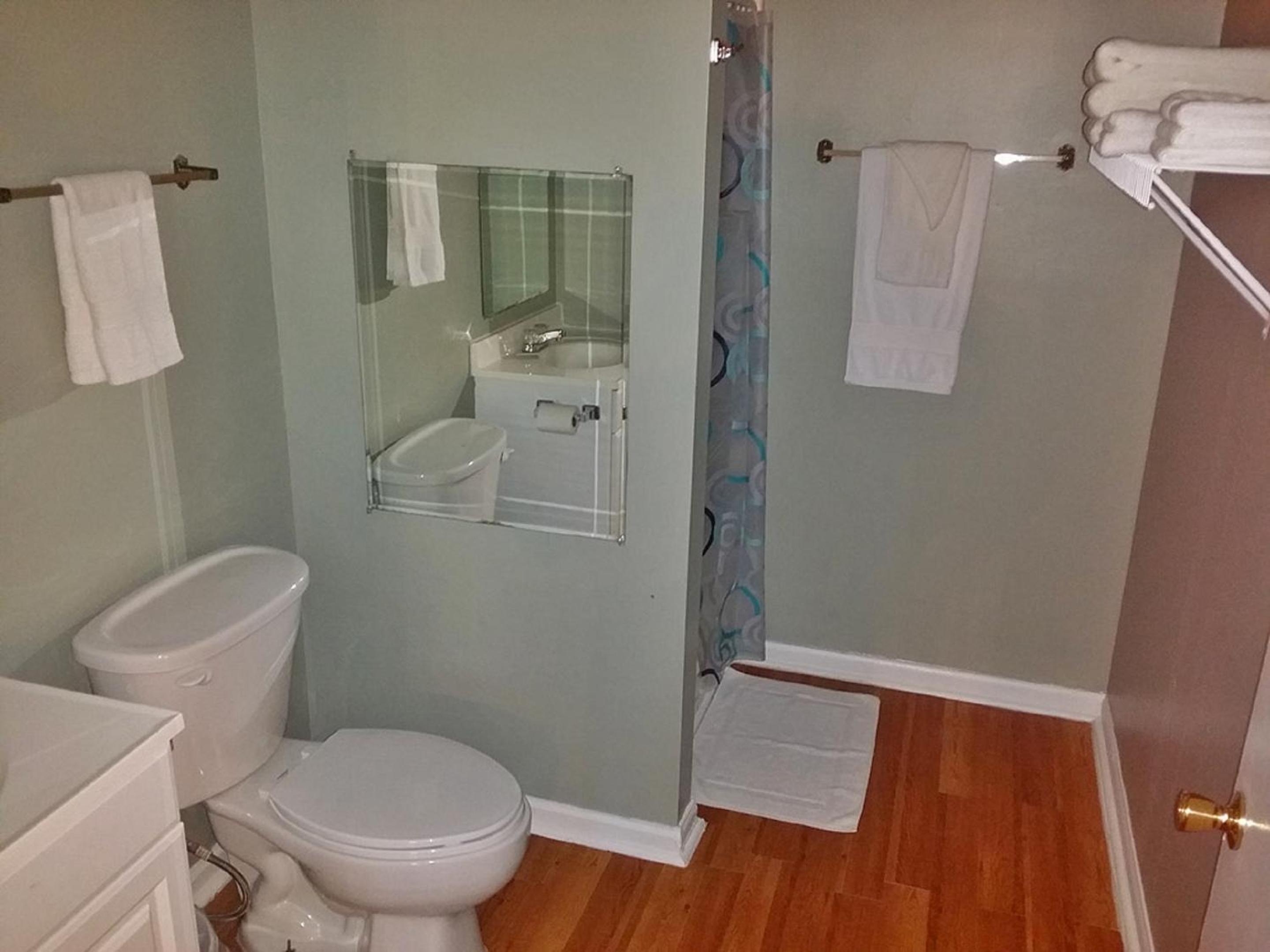 Two-Bedroom Cabin photo 2
