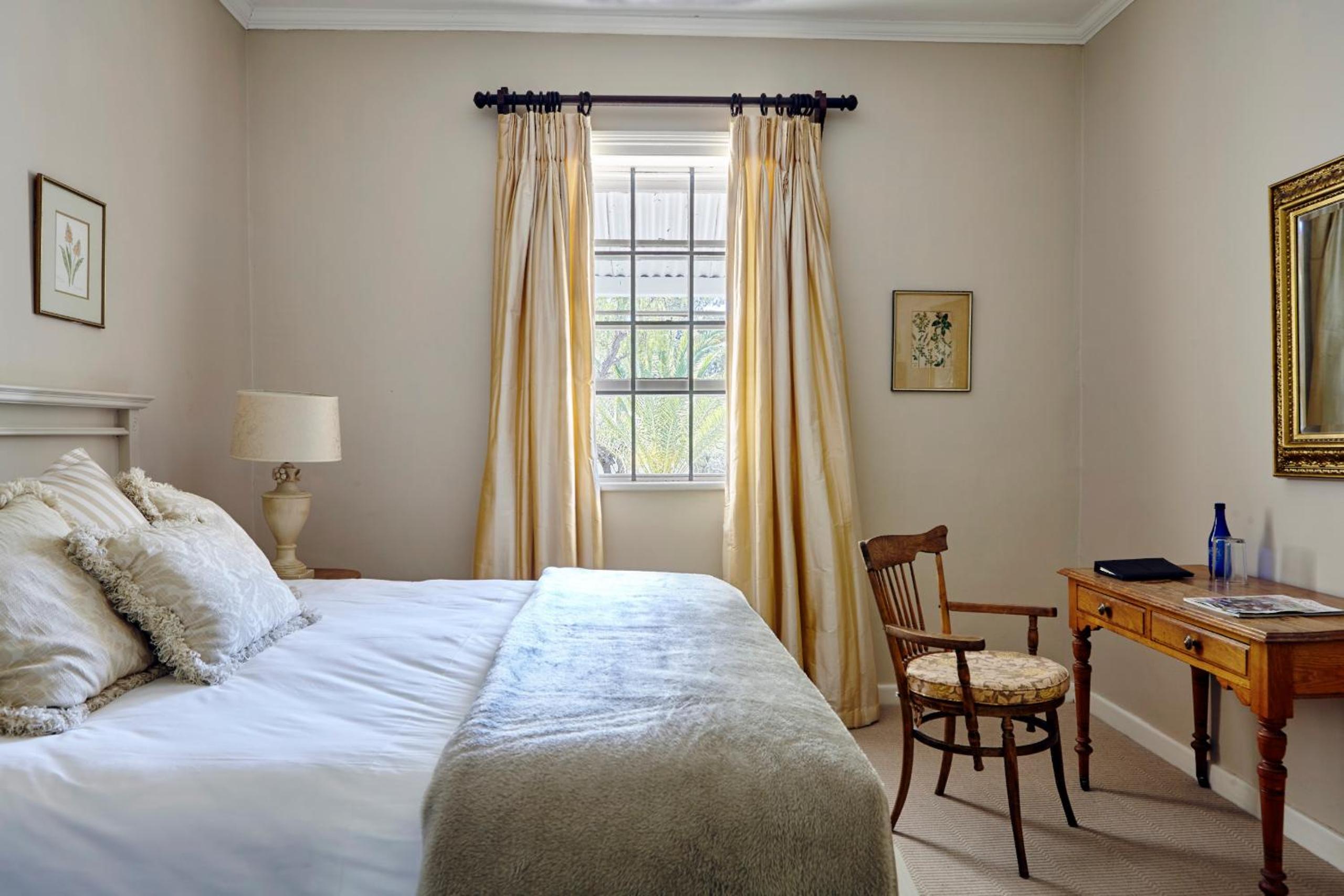 Double or Twin Room with Garden View - Photo 2
