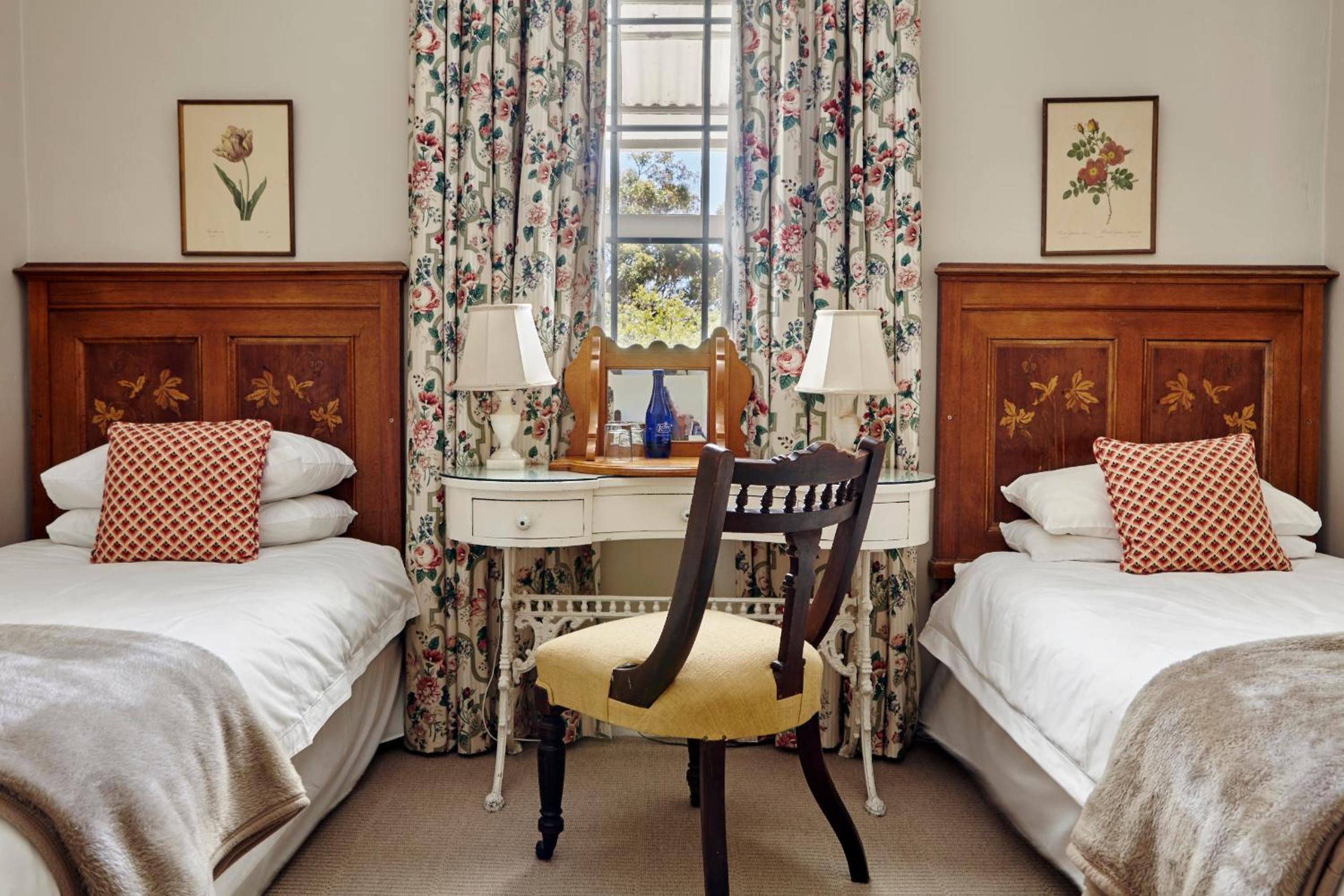 Double or Twin Room with Garden View - Photo 1