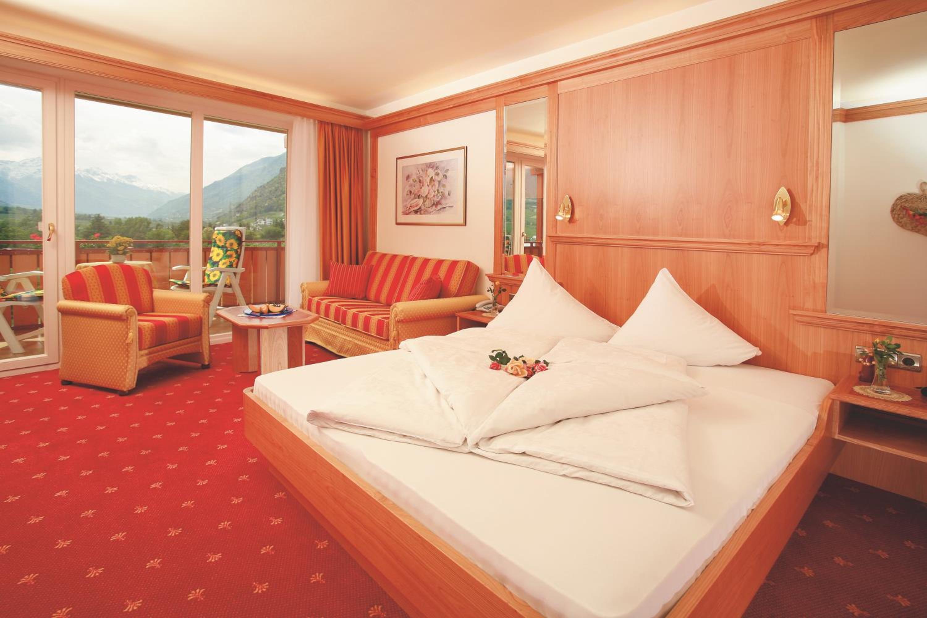 Double Room with Mountain View - Photo 1