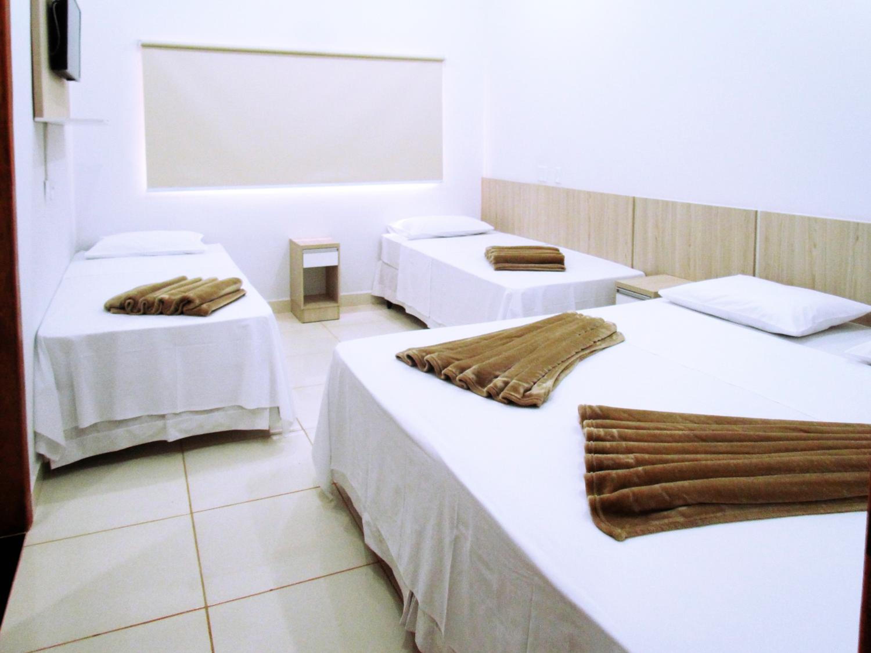 Quadruple Room with Private Bathroom photo 3
