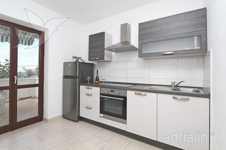 Apartment With Sea View - 1 photo 2