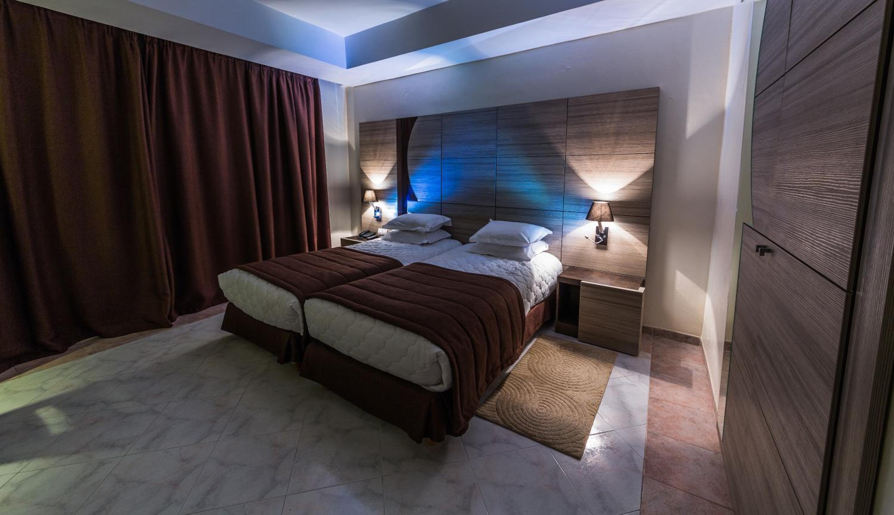 Double or Twin Room - Photo 7