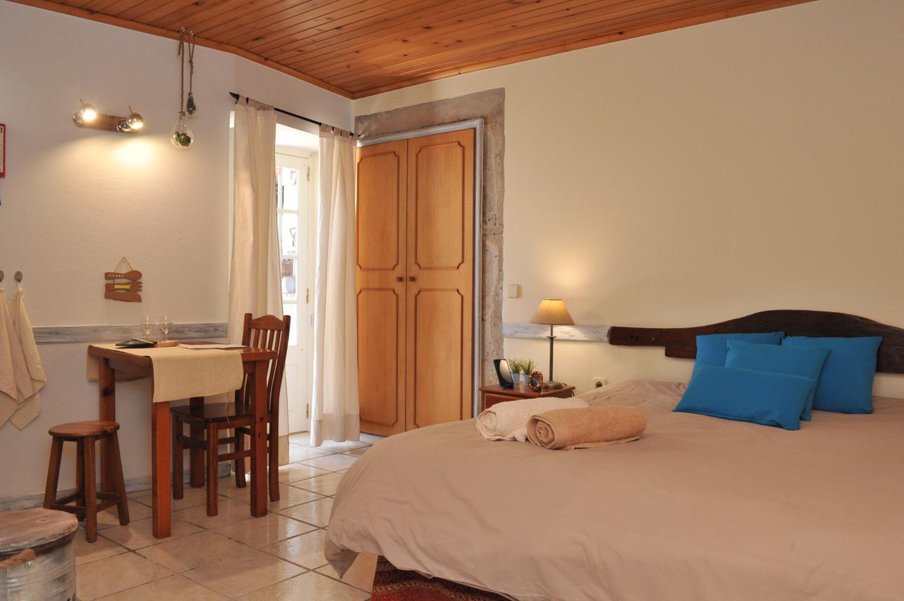 Double Room with Private Bathroom - Photo 62