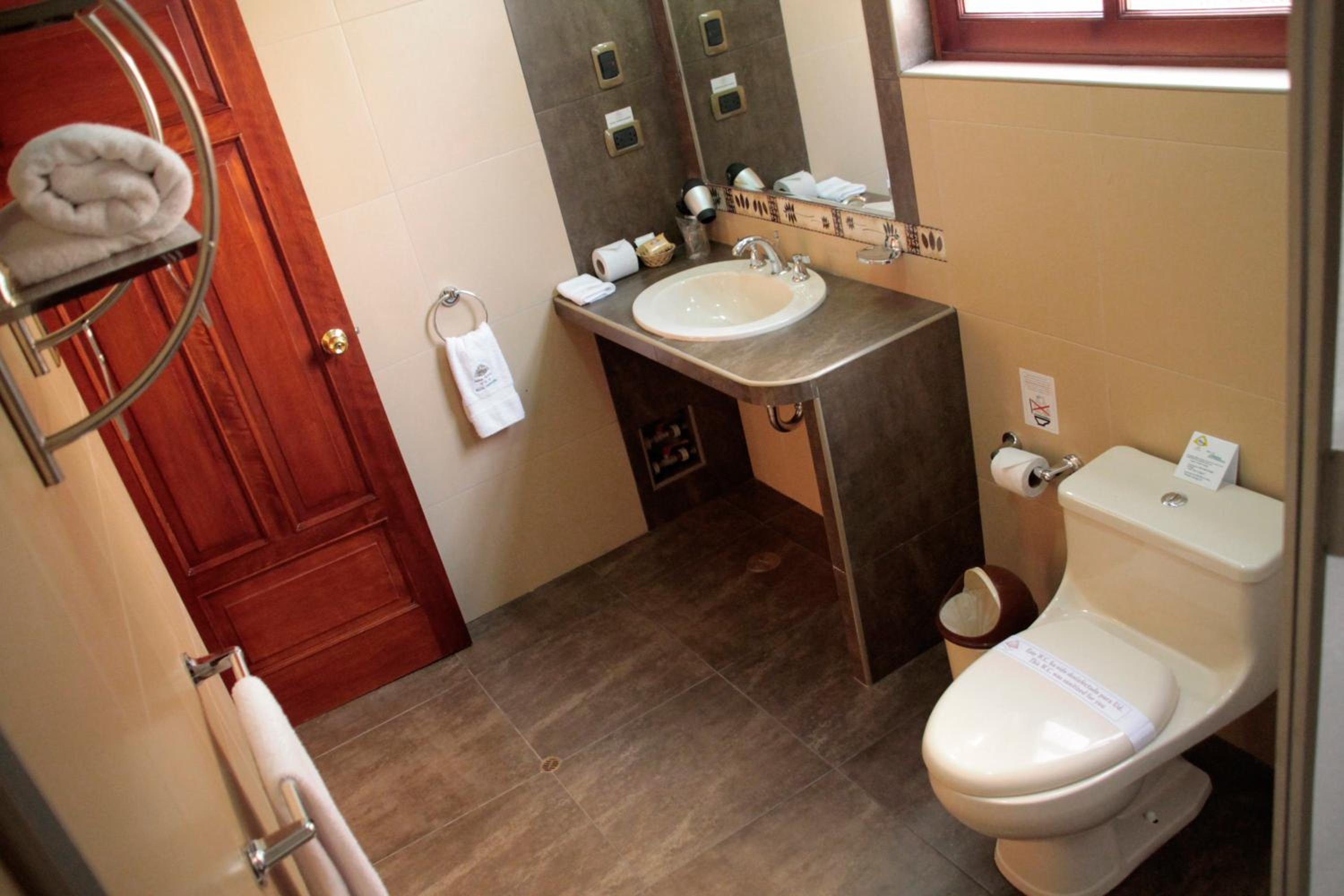 Deluxe Suite with Spa Bath photo 2