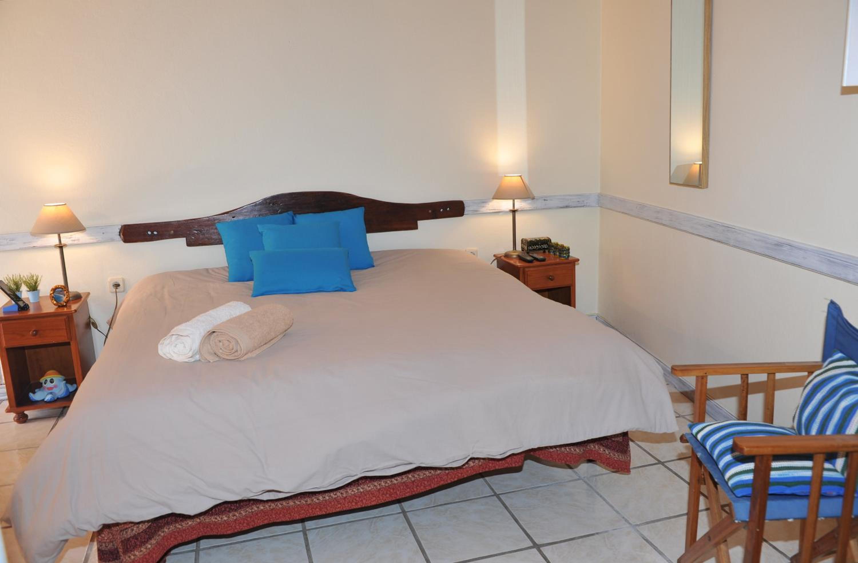 Double Room with Private Bathroom - Photo 58