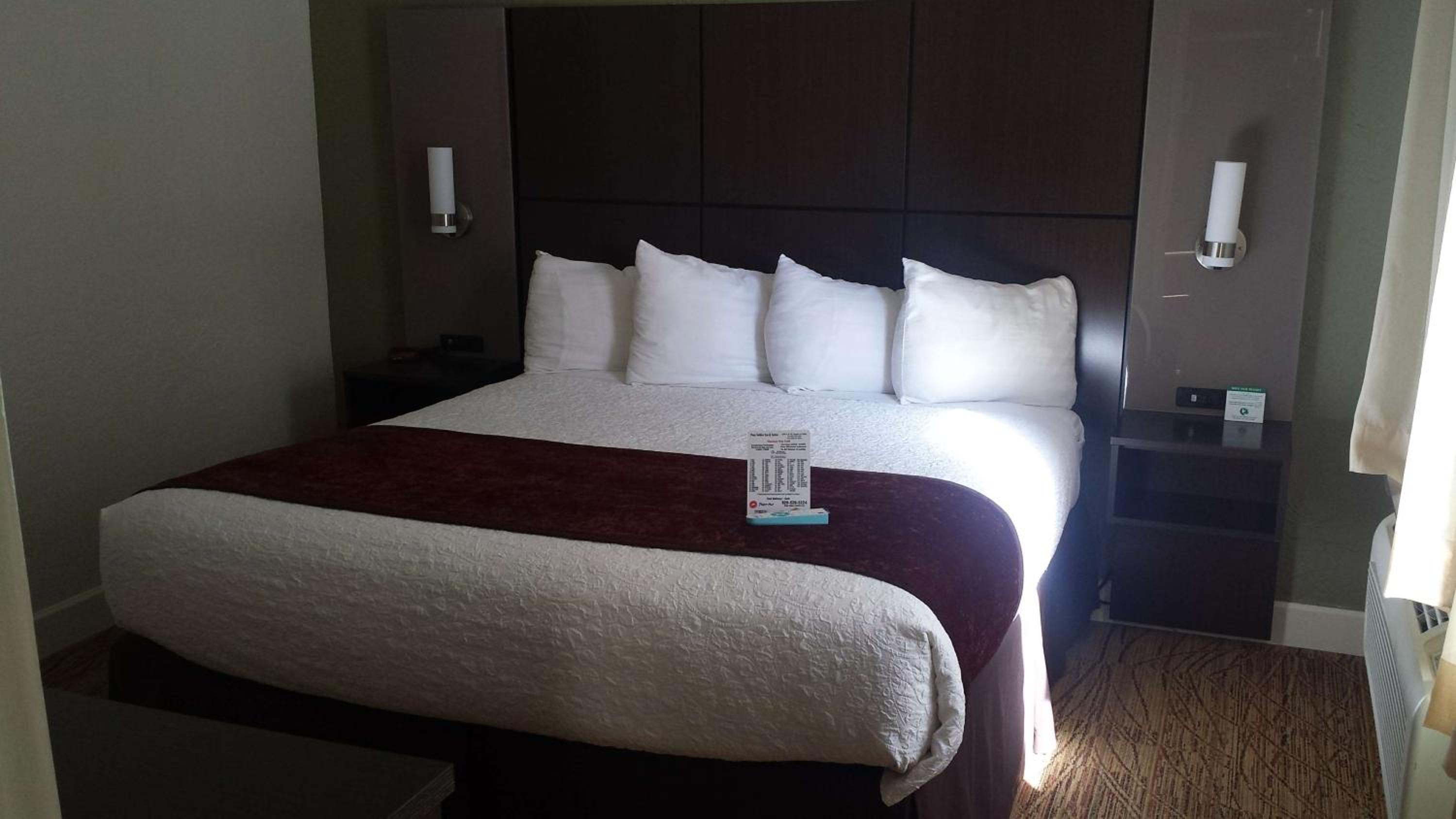 Family Suite - Non-Smoking - Photo 2