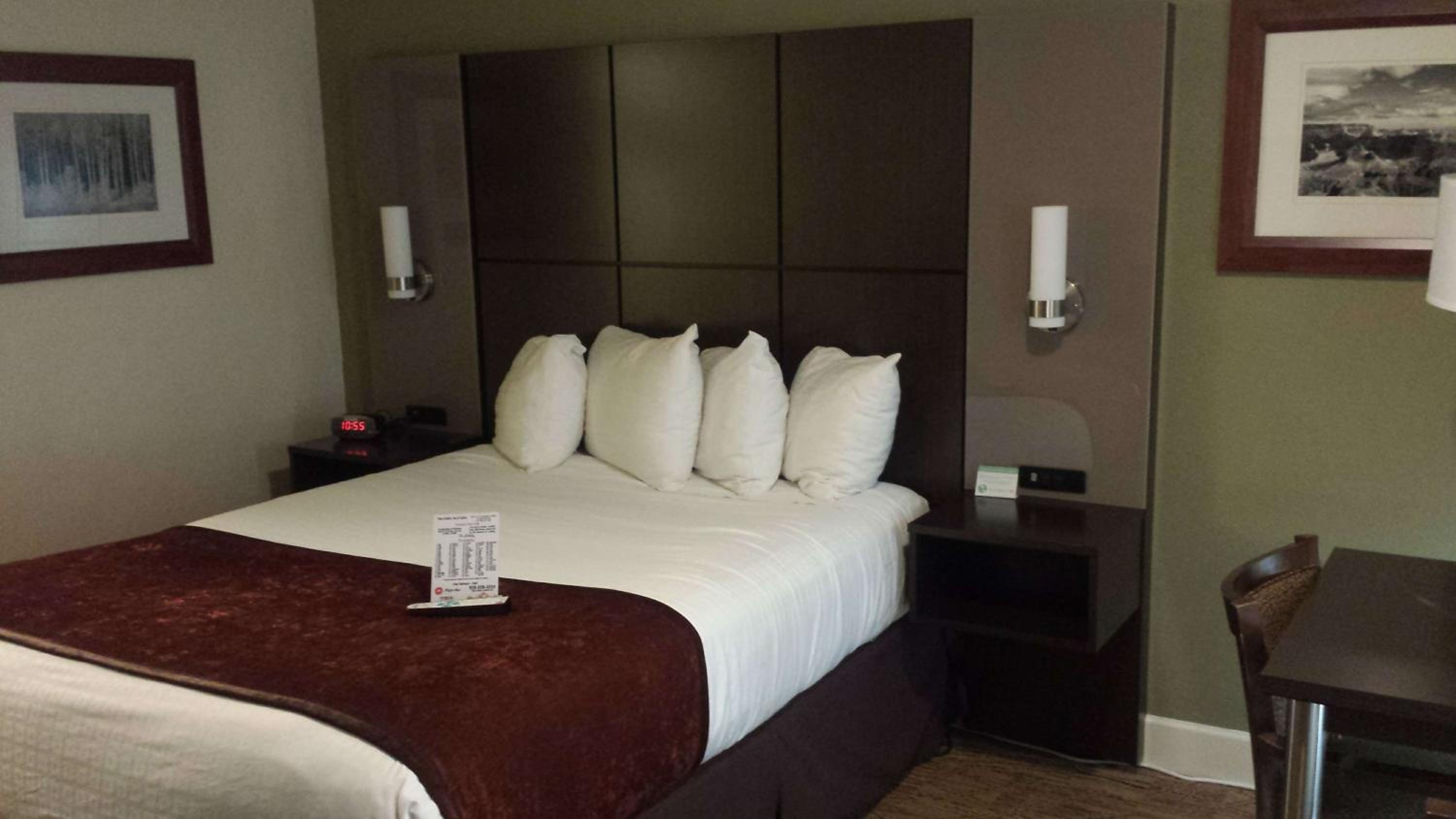 Queen Room - Non-Smoking - Photo 7