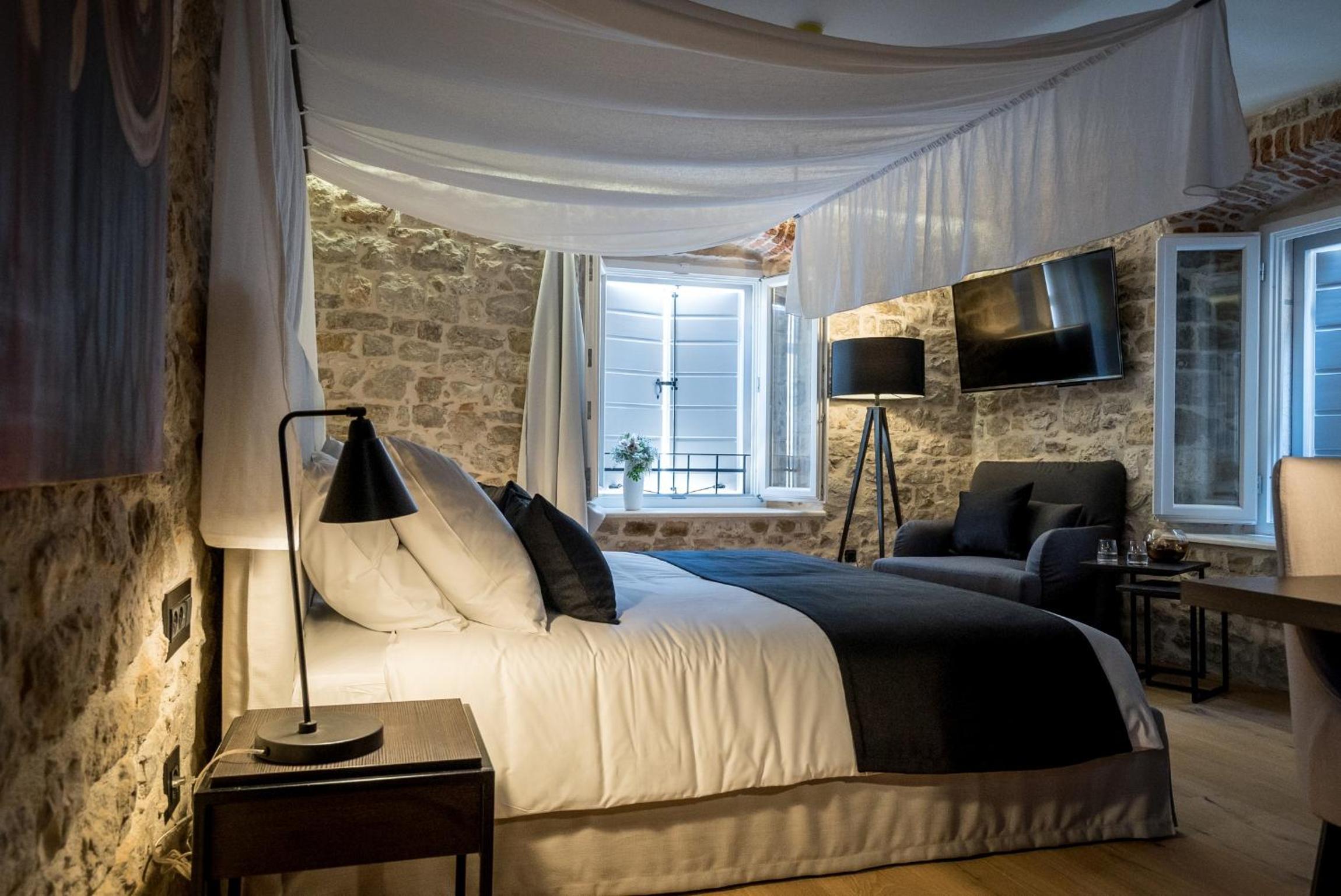 Standard Double or Twin Room photo 1