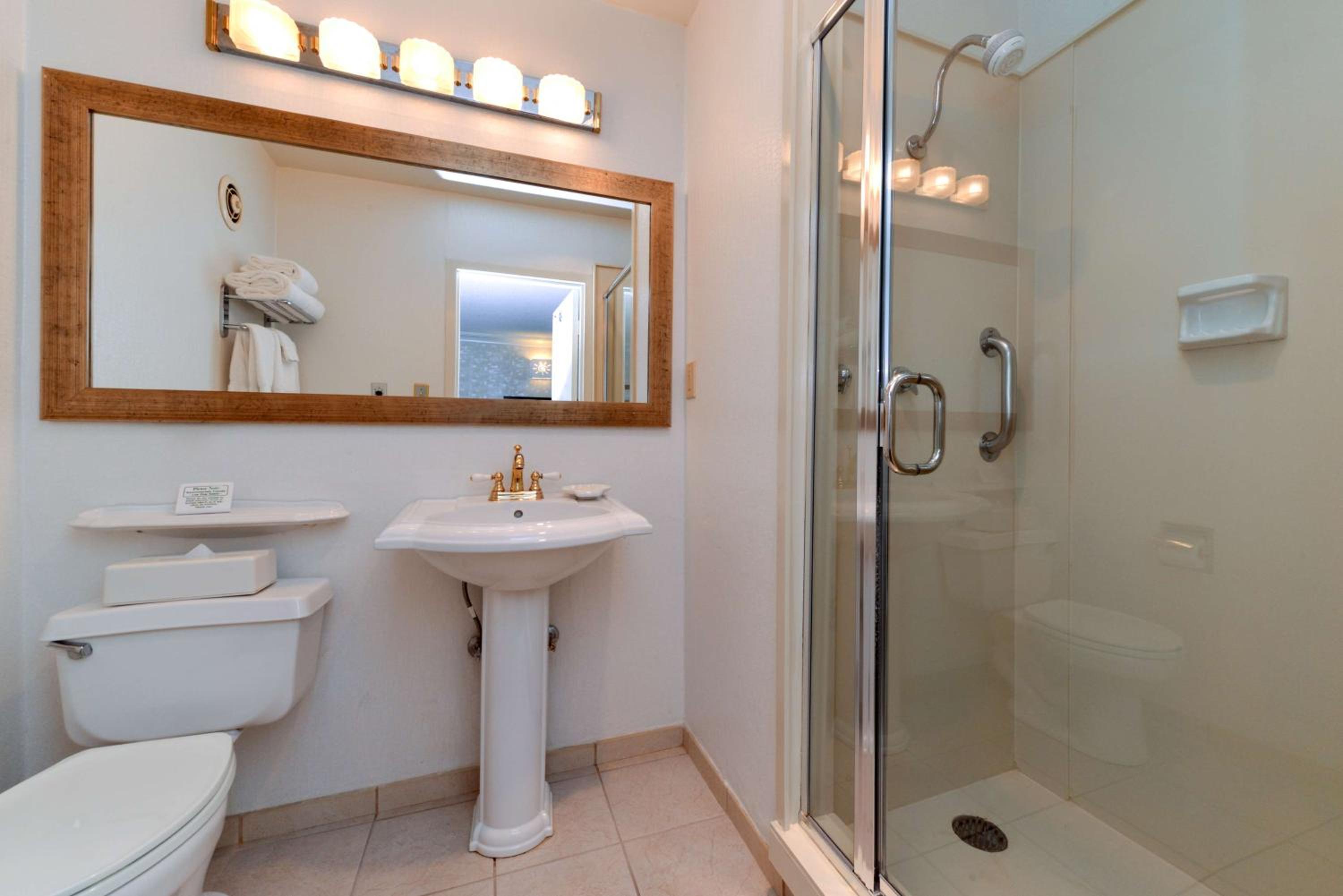 Double Room with Two Double Beds - Photo 5