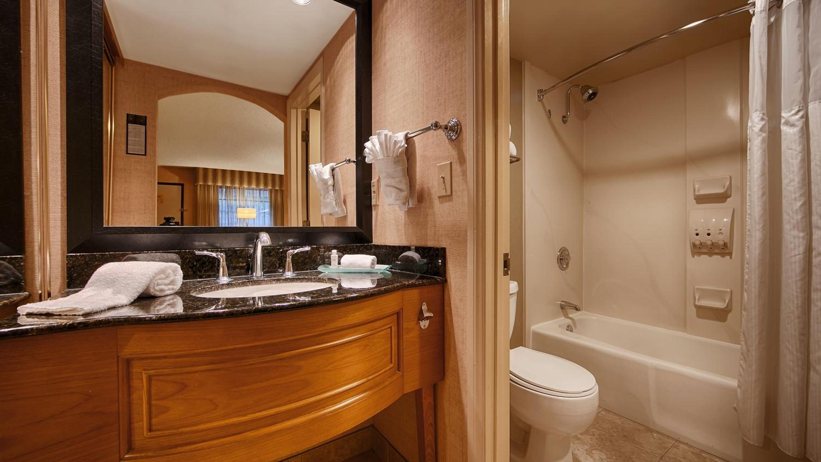King Room - Non-Smoking - Photo 2