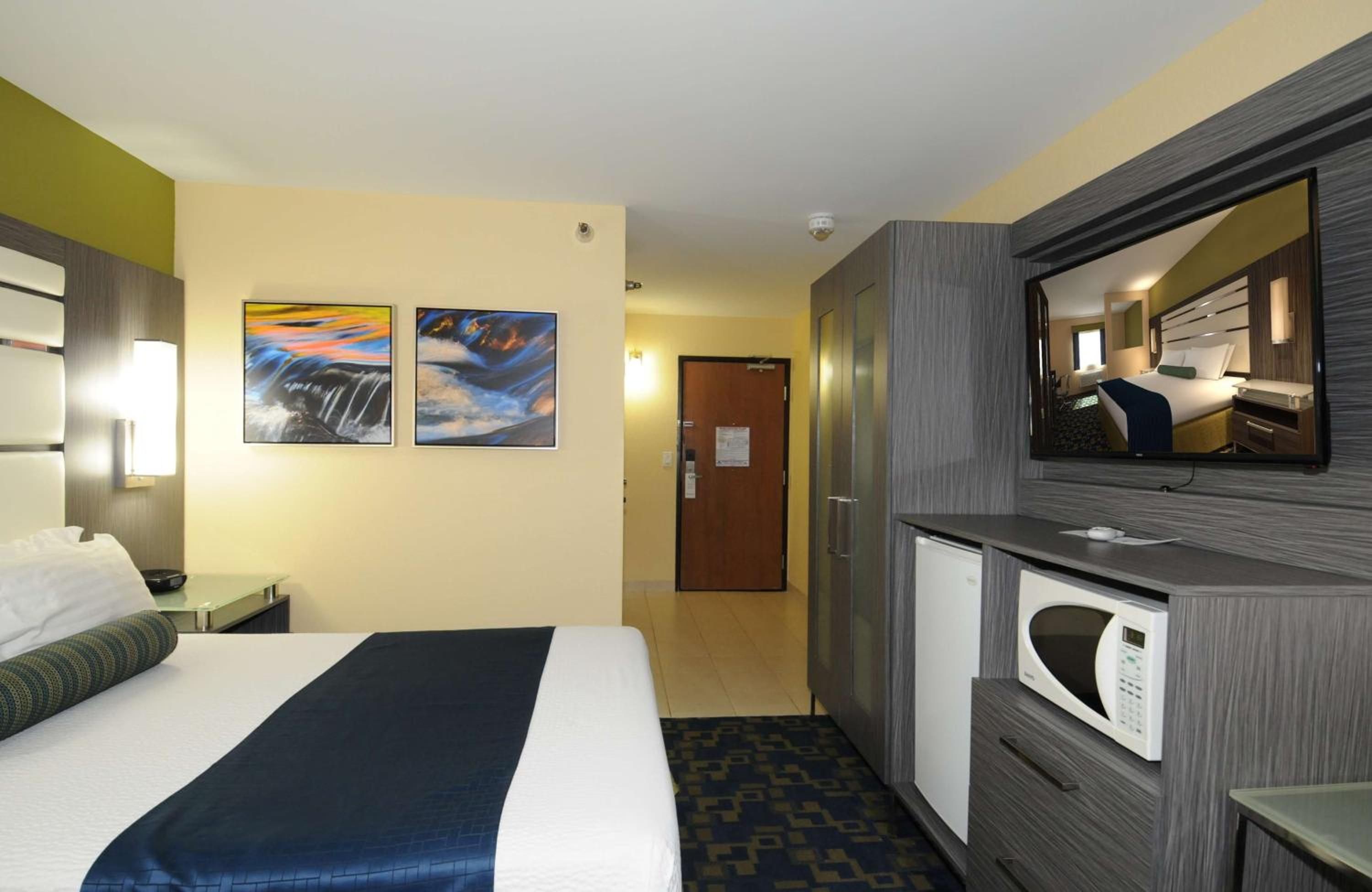 Queen Room - Mobility Access photo 1