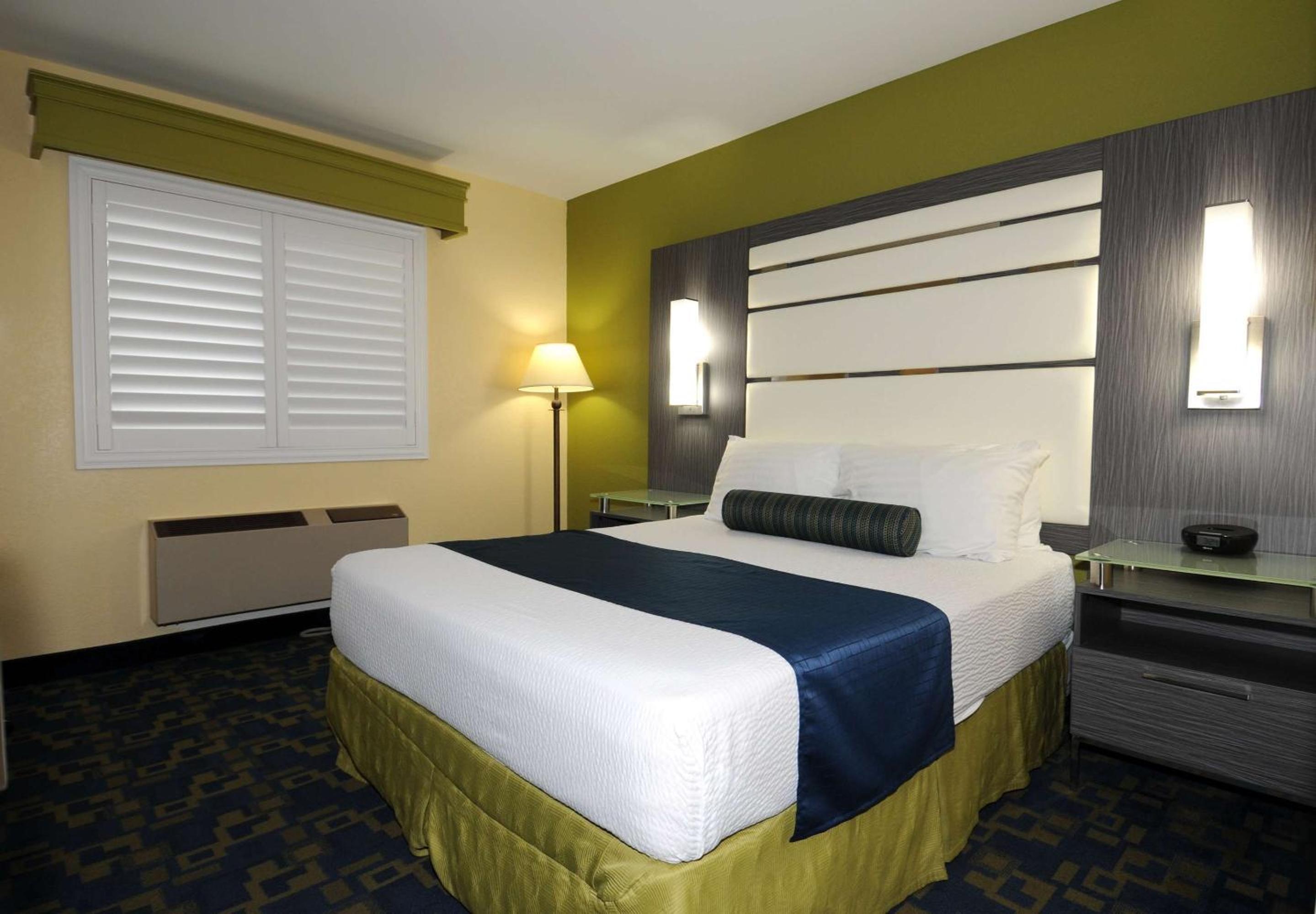 Queen Room - Mobility Access photo 3