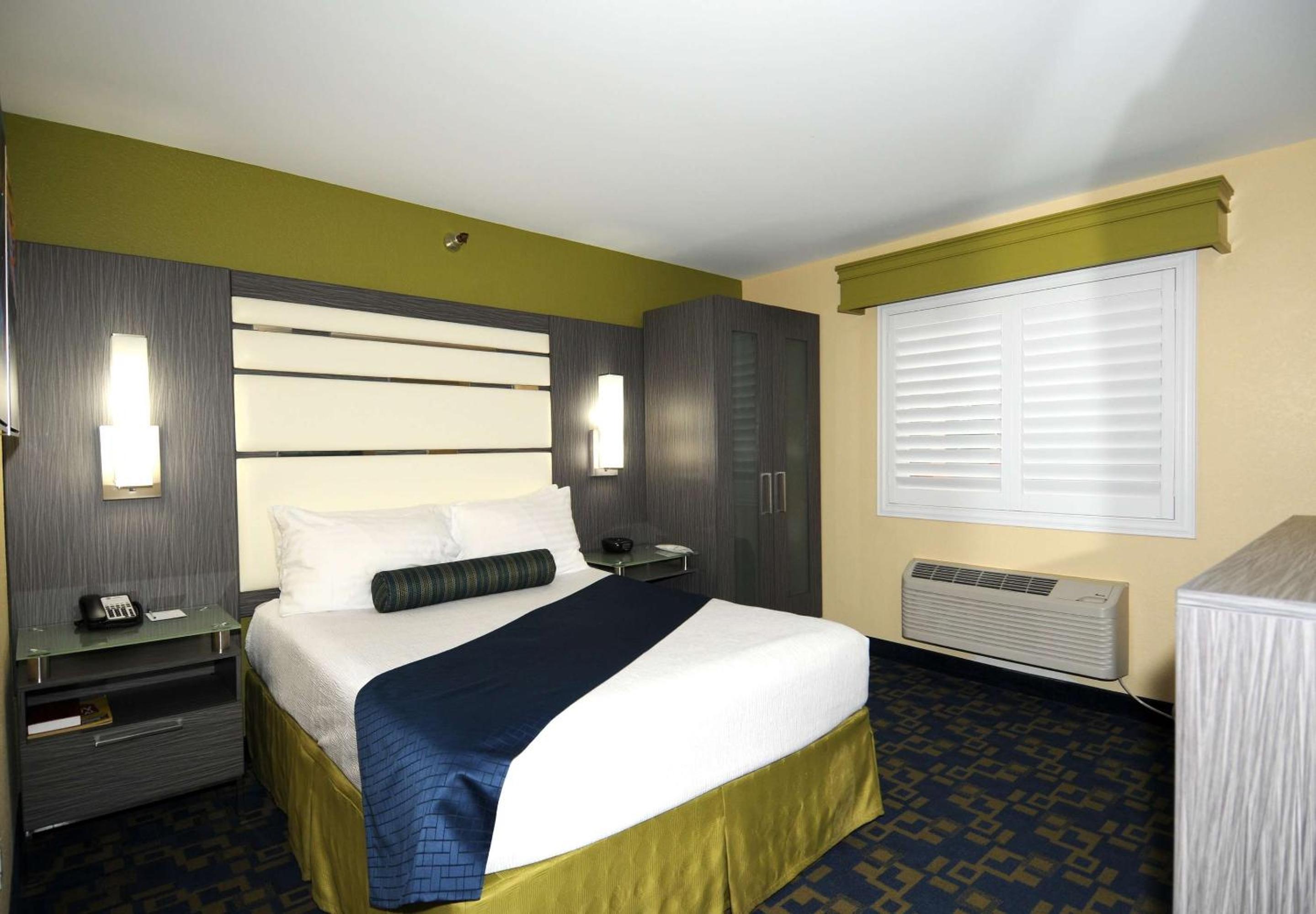 Queen Room photo 3