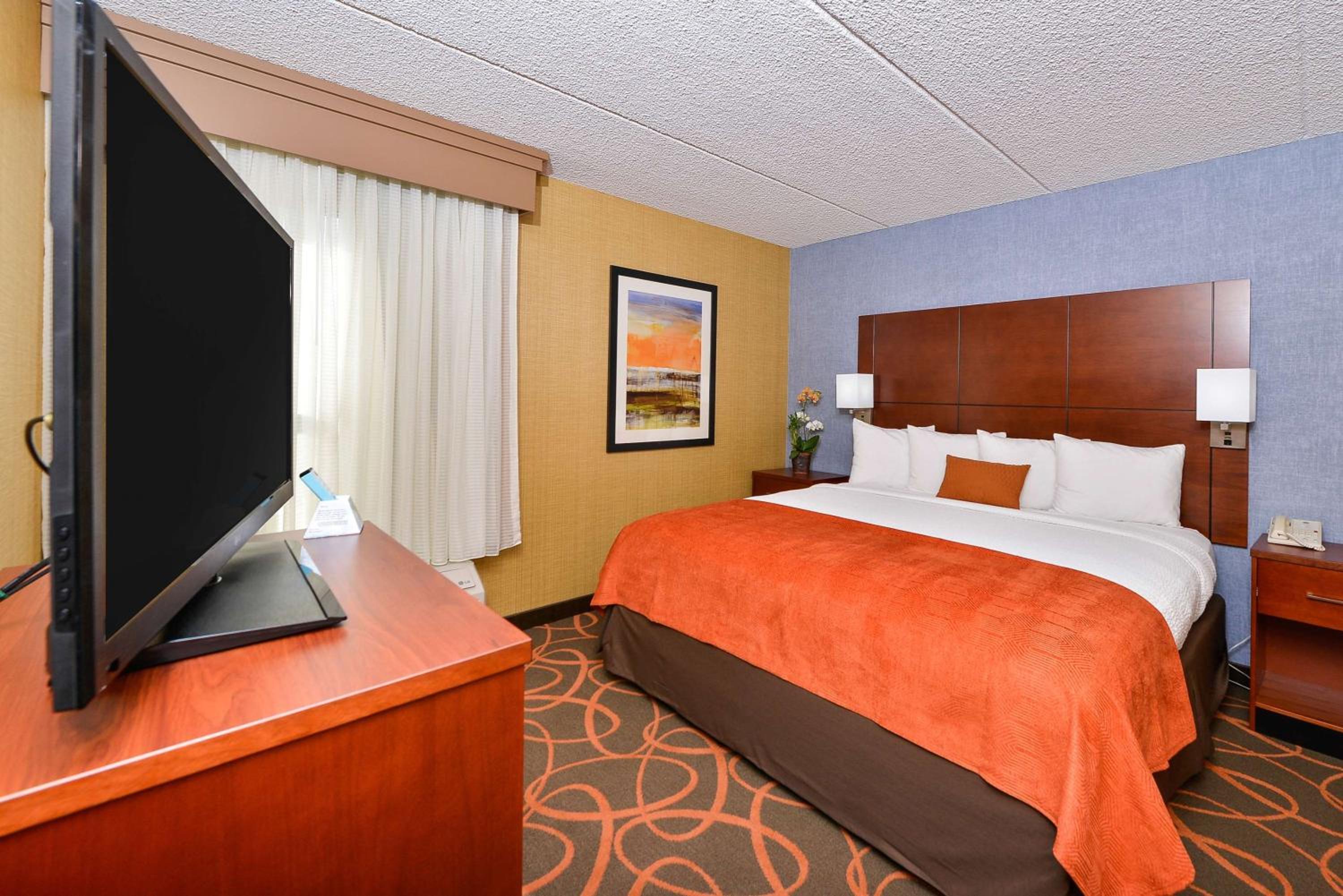 King Room with Bath Tub - Disability Access/Non-Smoking 