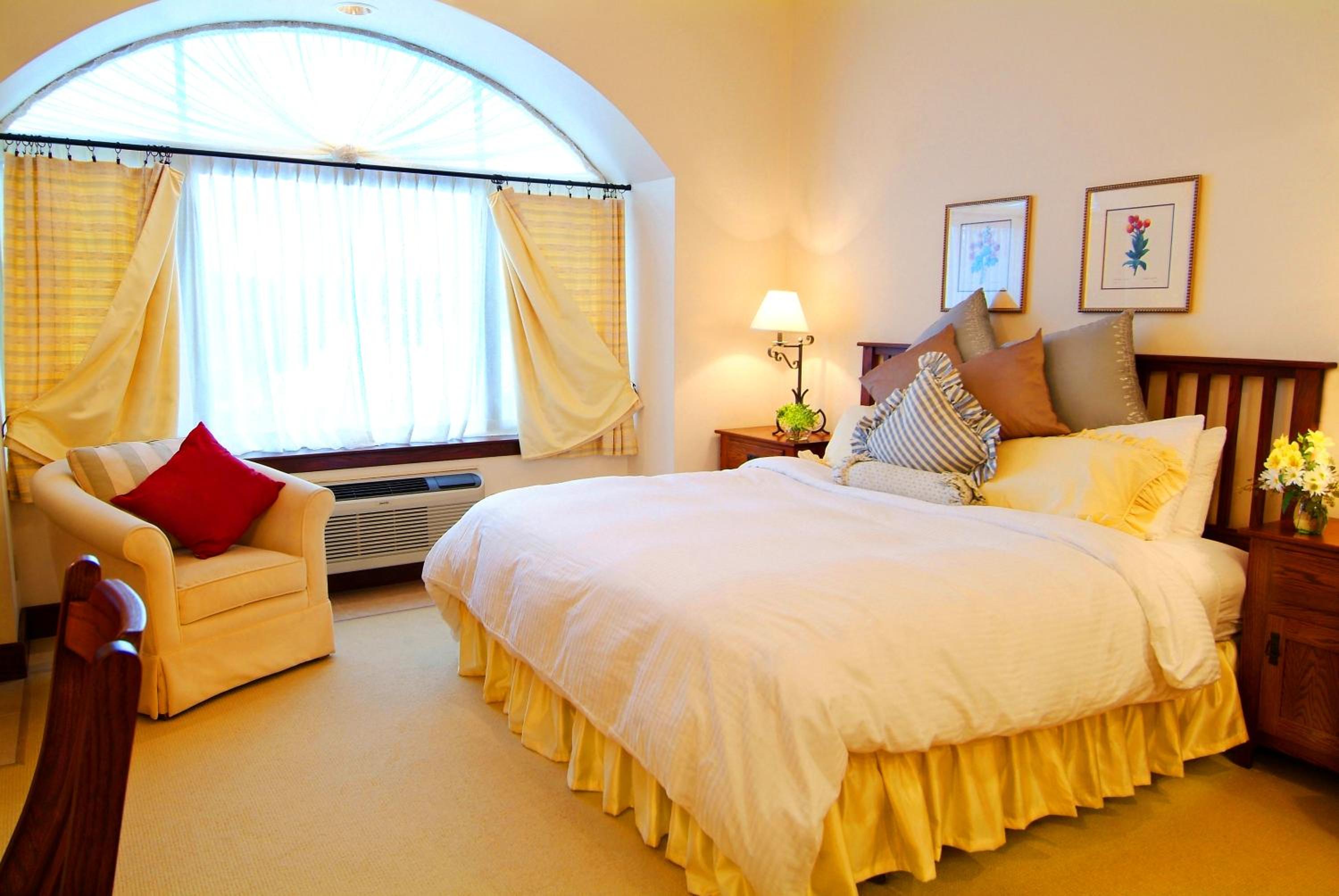 King Room with Spa Bath - Photo 2