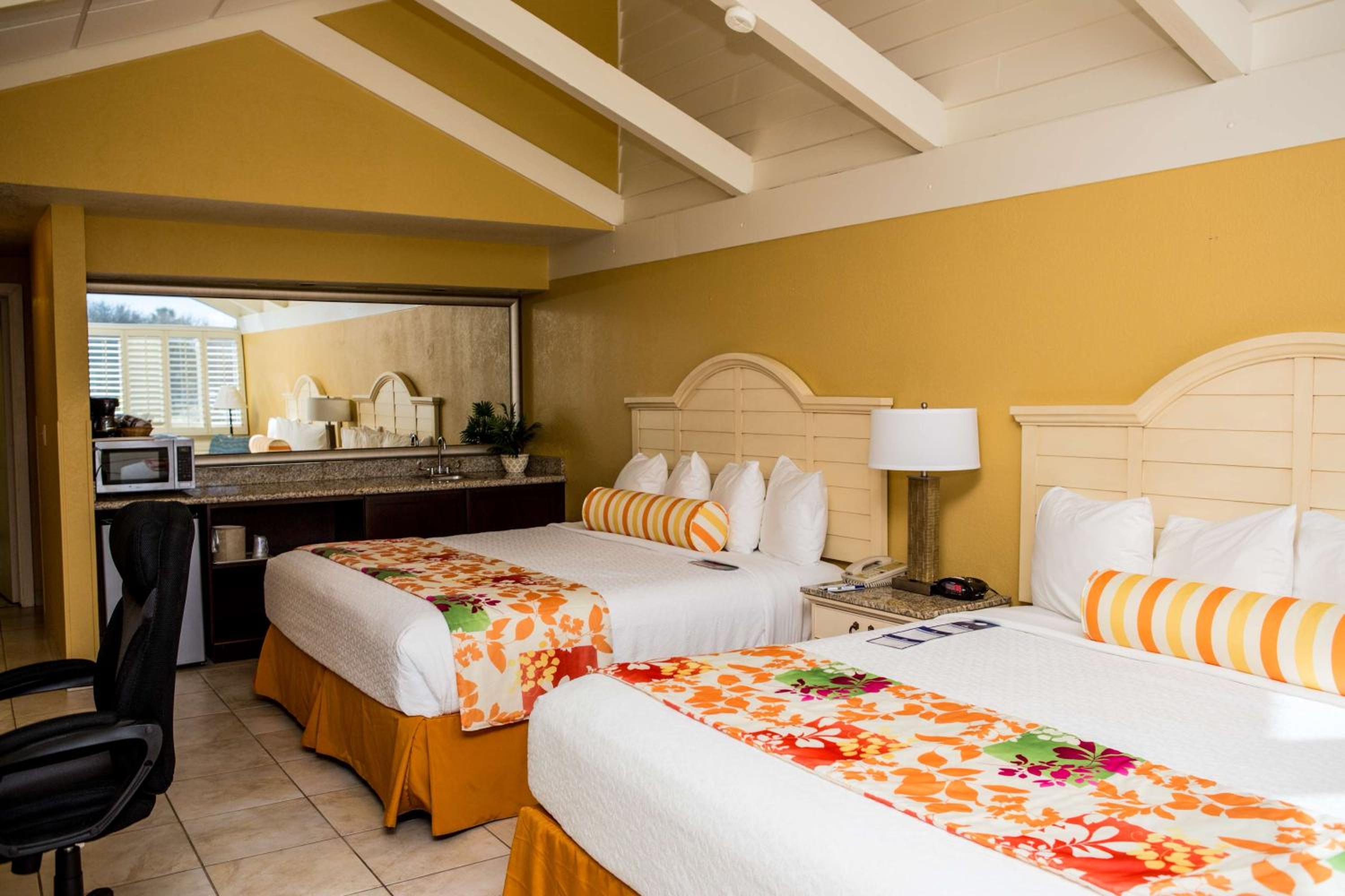 King Suite with Two King Beds and Wet Bar - Non-Smoking photo 1