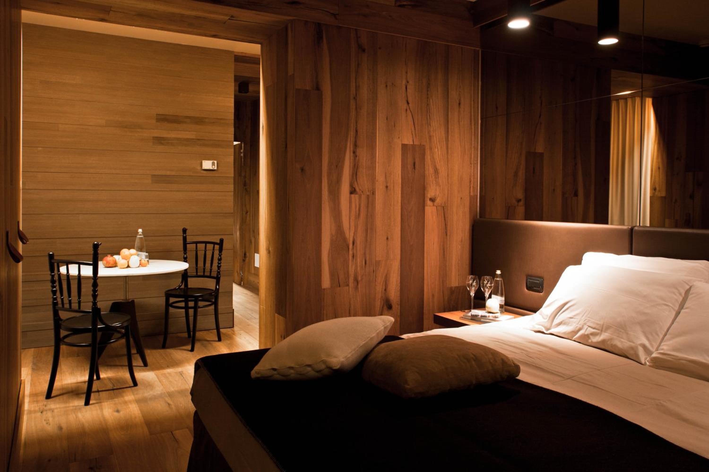Suite - Photo 10