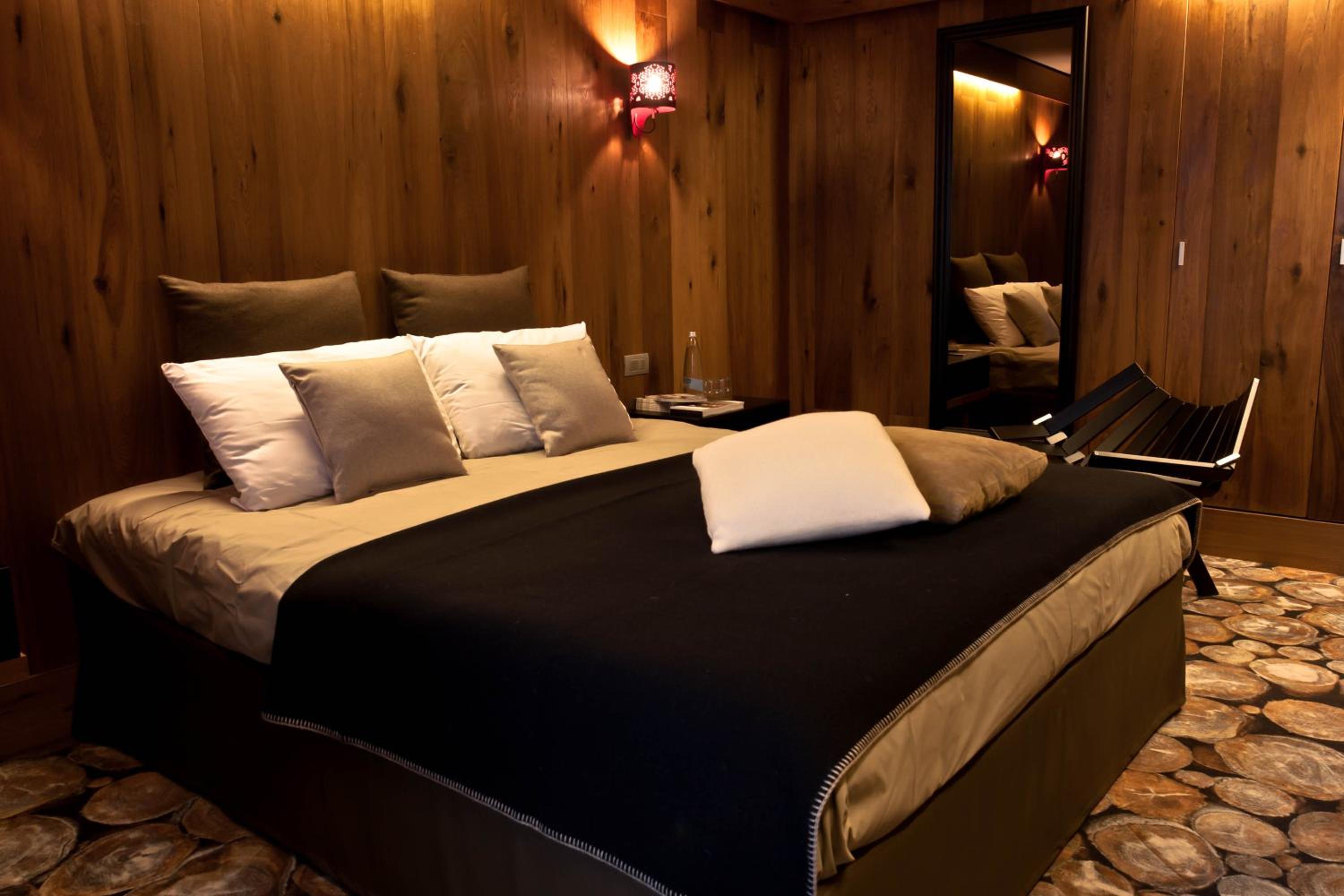 Suite - Photo 3